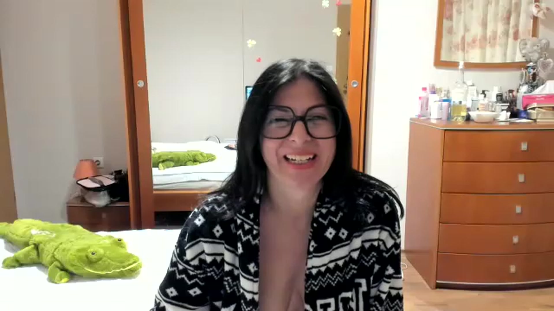 Gallery image thumbnail from Cougar_Fiona's myfreecams stream on, 03/07/2023, 24:00 image 12 of 20