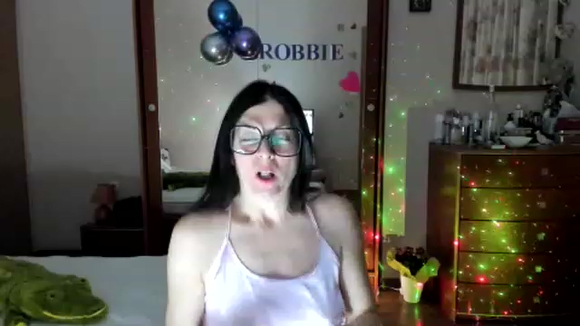 Gallery image thumbnail from Cougar_Fiona's myfreecams stream on, 03/13/2023, 24:00 image 2 of 20