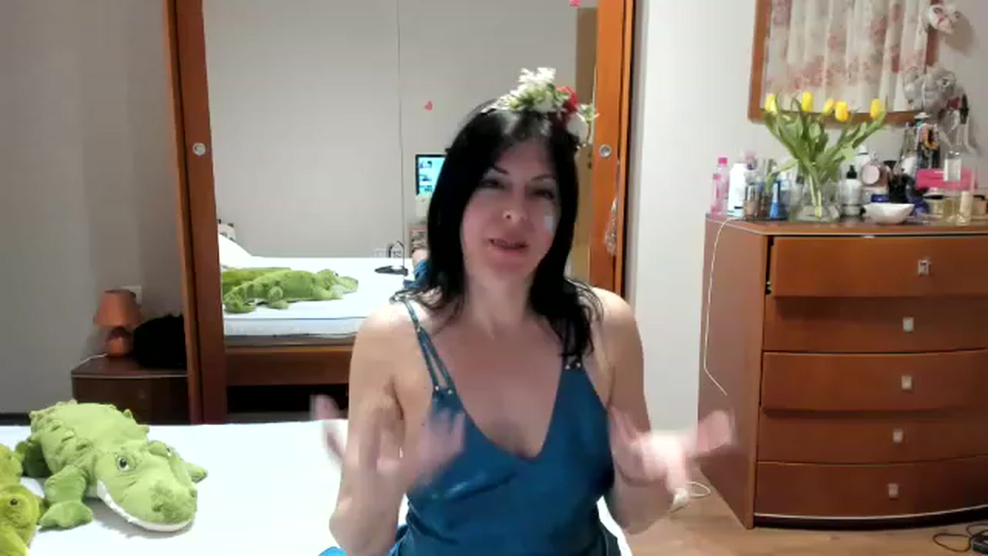 Gallery image thumbnail from Cougar_Fiona's myfreecams stream on, 03/21/2023, 24:02 image 14 of 20