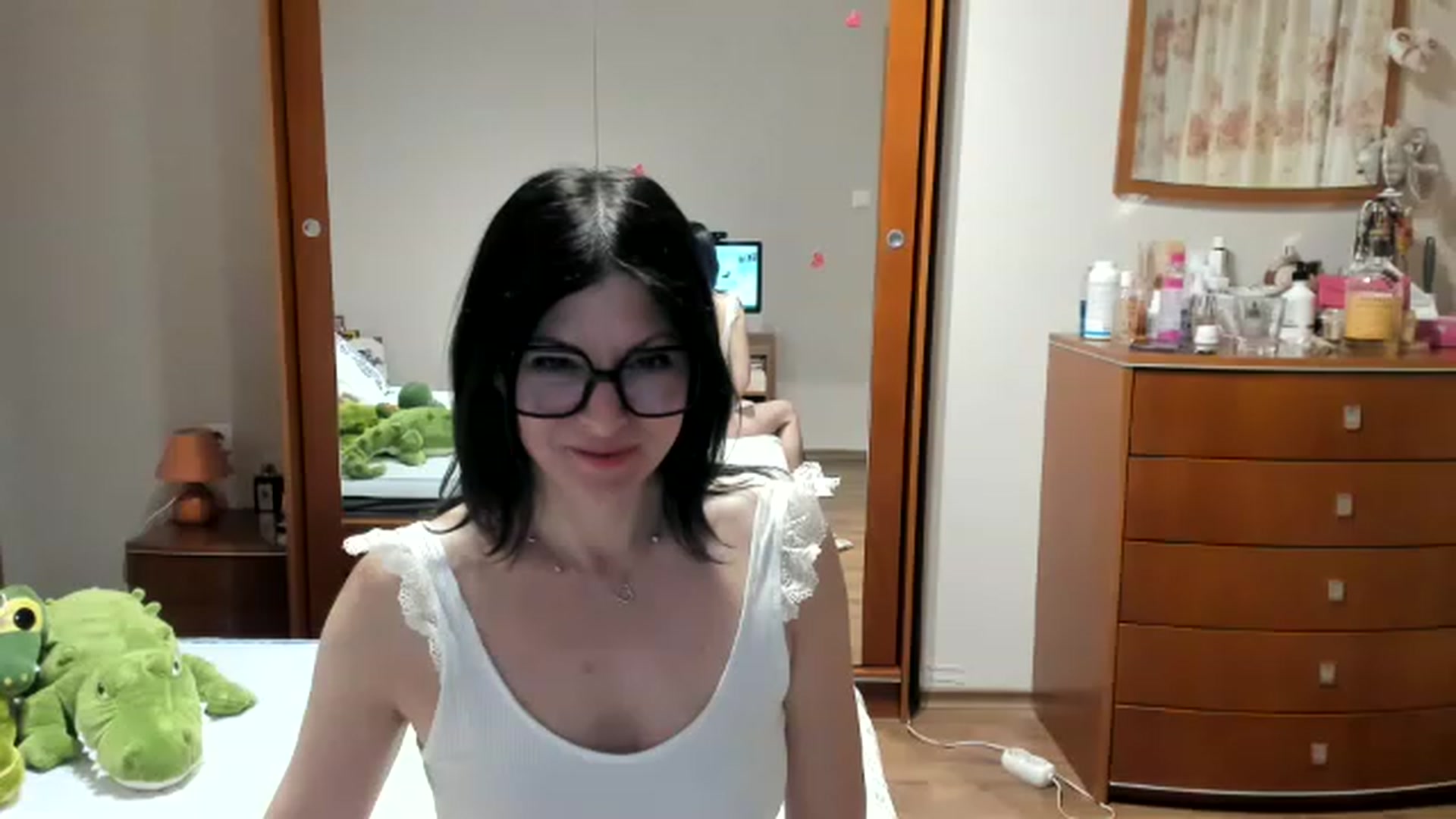 Gallery image thumbnail from Cougar_Fiona's myfreecams stream on, 04/27/2023, 23:02 image 2 of 20