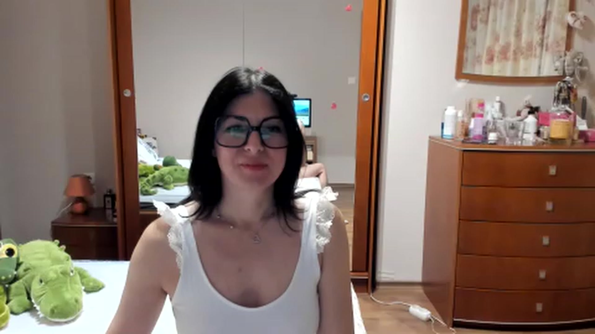 Gallery image thumbnail from Cougar_Fiona's myfreecams stream on, 04/27/2023, 23:02 image 3 of 20