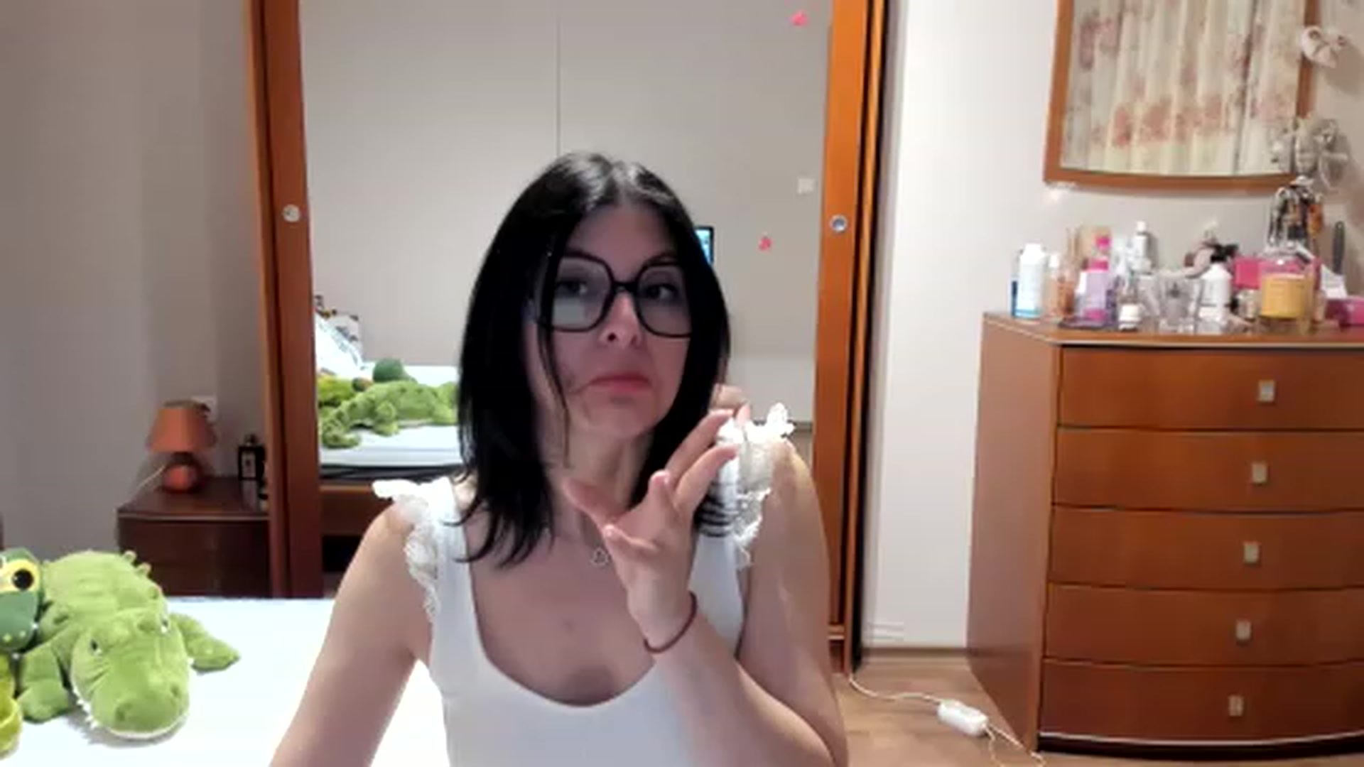 Gallery image thumbnail from Cougar_Fiona's myfreecams stream on, 04/27/2023, 23:02 image 11 of 20