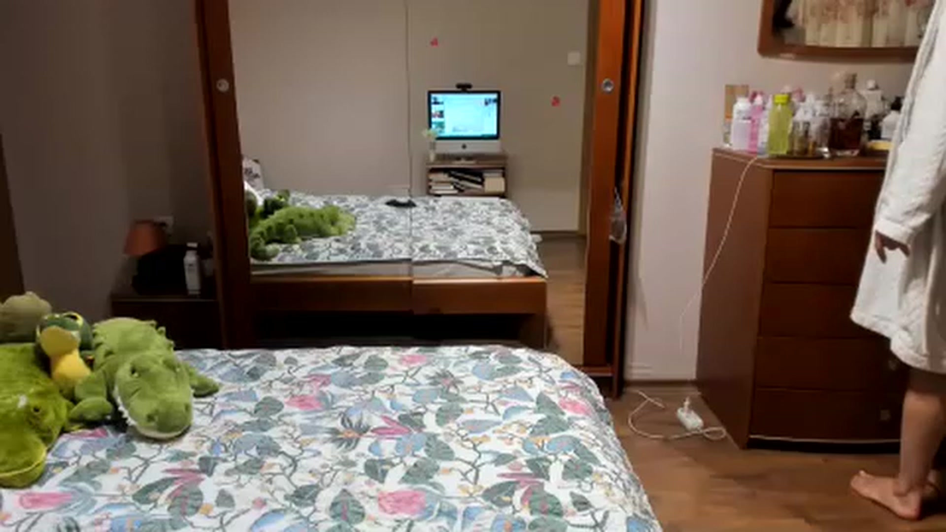 Gallery image thumbnail from Cougar_Fiona's myfreecams stream on, 05/14/2023, 23:07 image 15 of 20