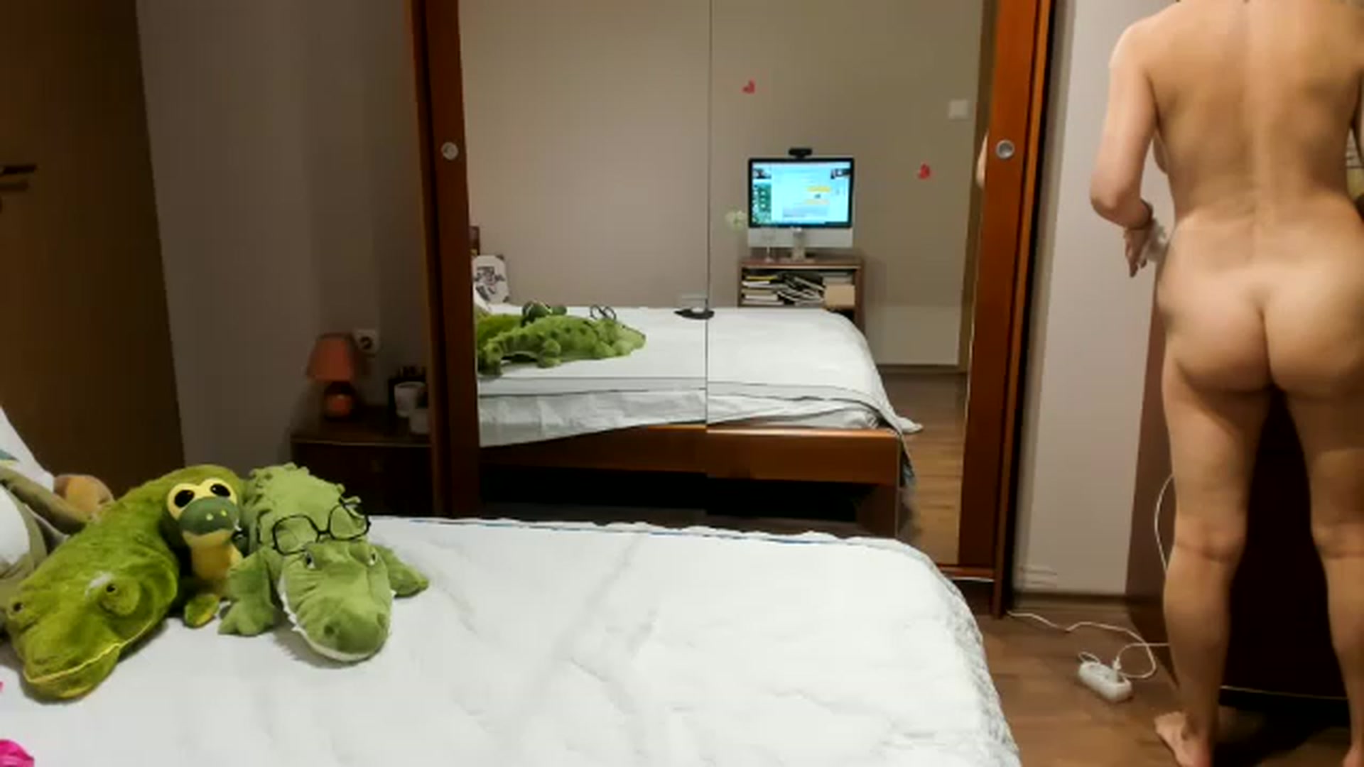 Gallery image thumbnail from Cougar_Fiona's myfreecams stream on, 06/19/2023, 23:21 image 15 of 20