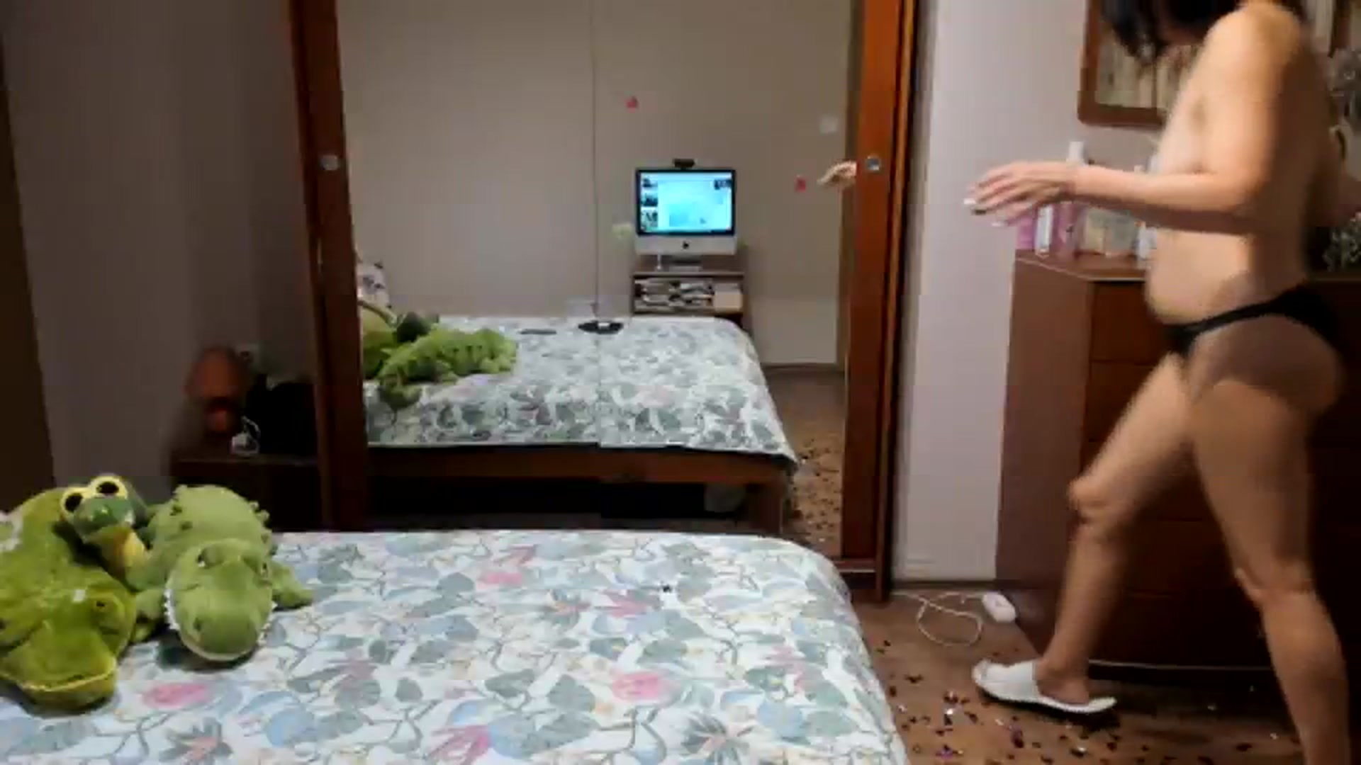 Gallery image thumbnail from Cougar_Fiona's myfreecams stream on, 08/09/2023, 23:15 image 4 of 20