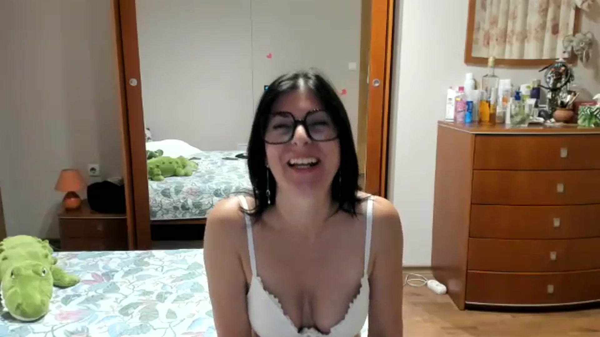 Gallery image thumbnail from Cougar_Fiona's myfreecams stream on, 09/08/2023, 23:23 image 6 of 20