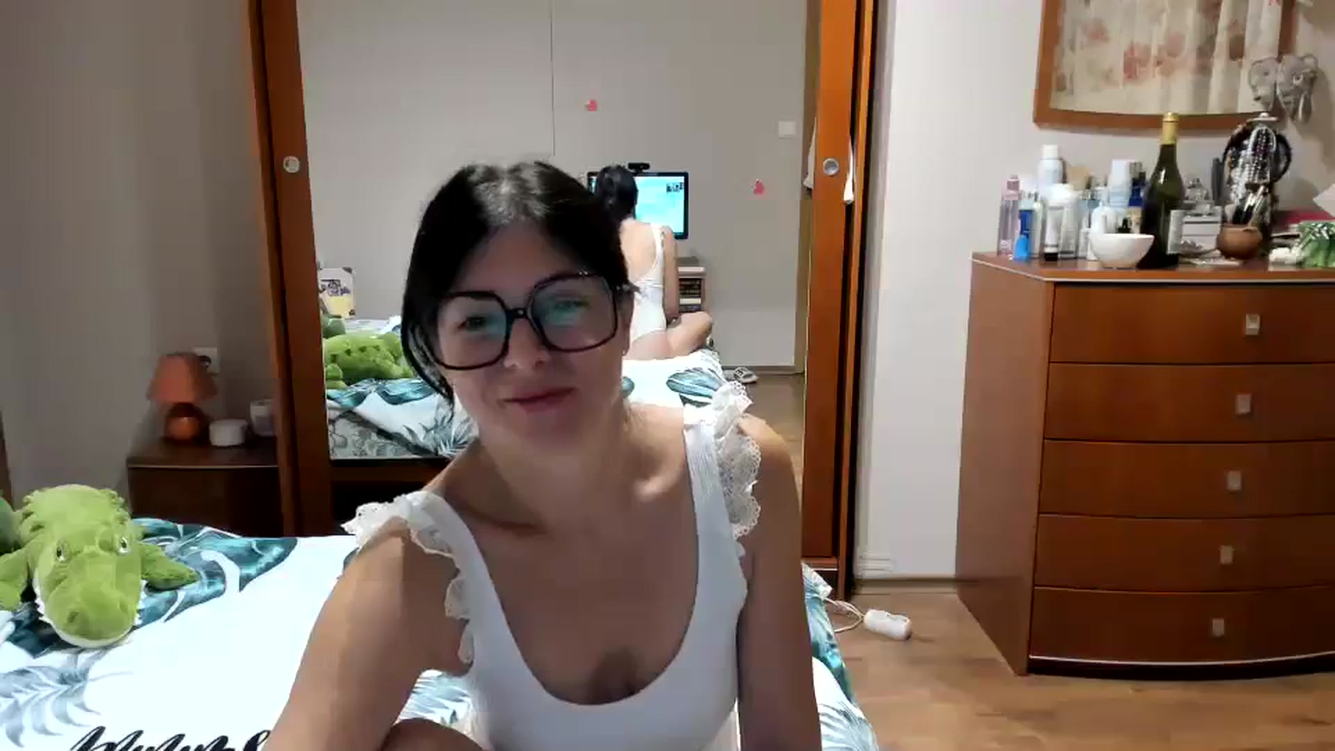 Gallery image thumbnail from Cougar_Fiona's myfreecams stream on, 09/24/2023, 22:41 image 10 of 20