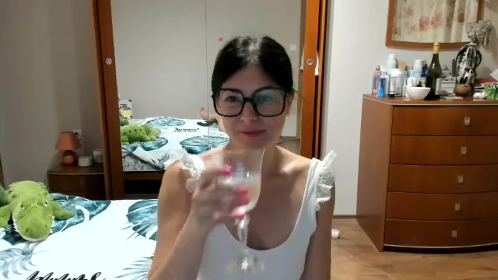 Gallery image thumbnail from Cougar_Fiona's myfreecams stream on, 09/24/2023, 22:41 image 15 of 20