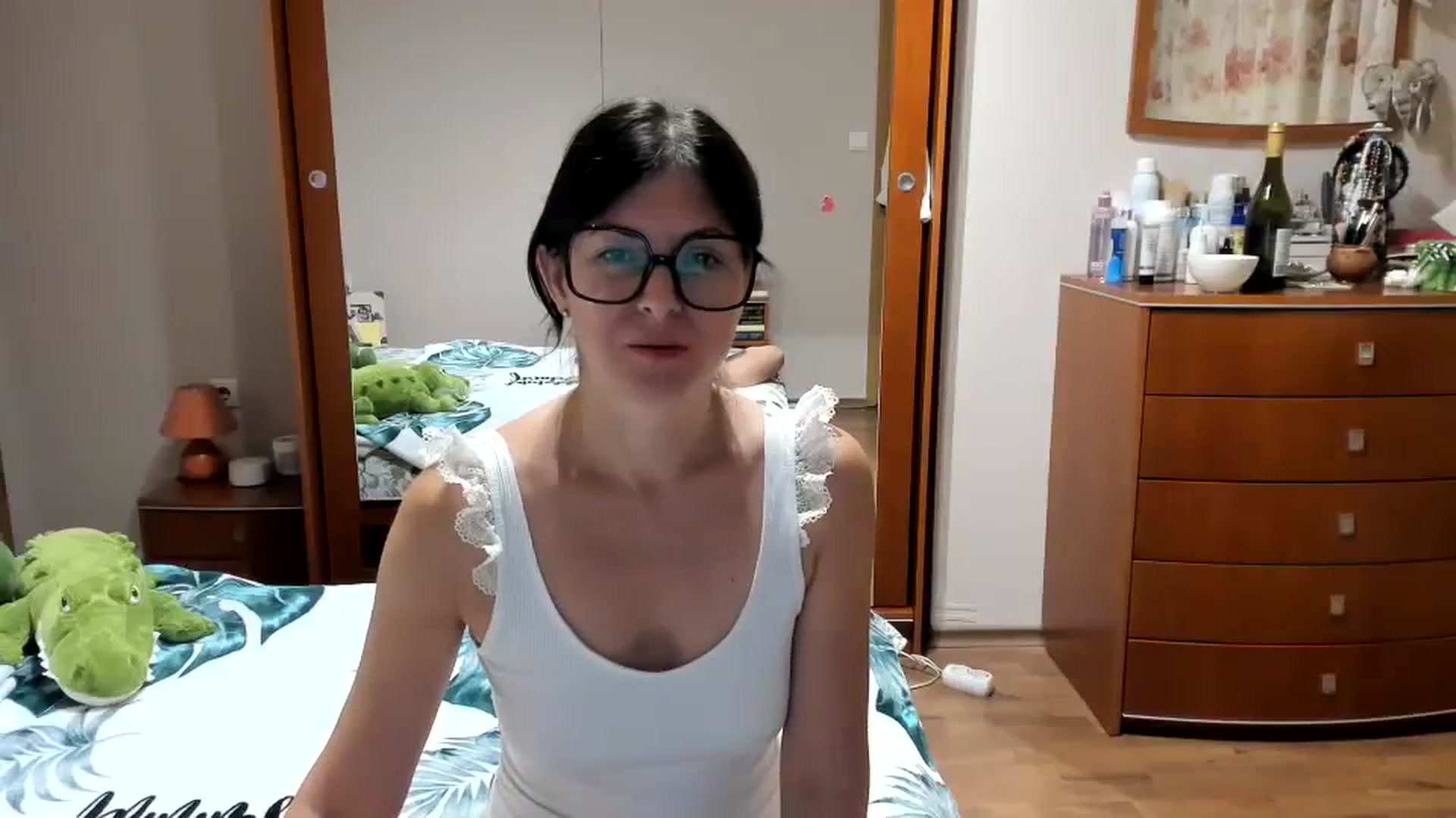 Gallery image thumbnail from Cougar_Fiona's myfreecams stream on, 09/24/2023, 22:41 image 8 of 20