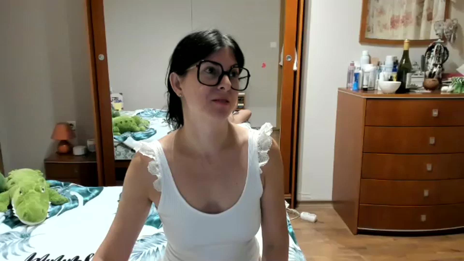 Gallery image thumbnail from Cougar_Fiona's myfreecams stream on, 09/24/2023, 22:41 image 1 of 20