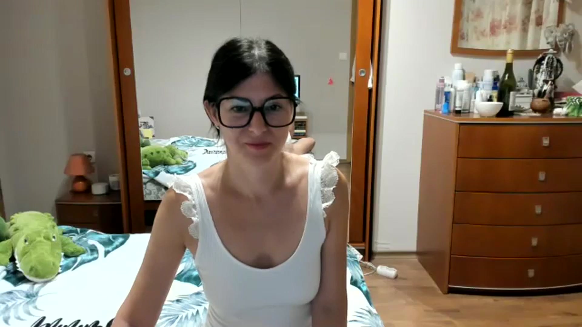 Gallery image thumbnail from Cougar_Fiona's myfreecams stream on, 09/24/2023, 22:41 image 2 of 20