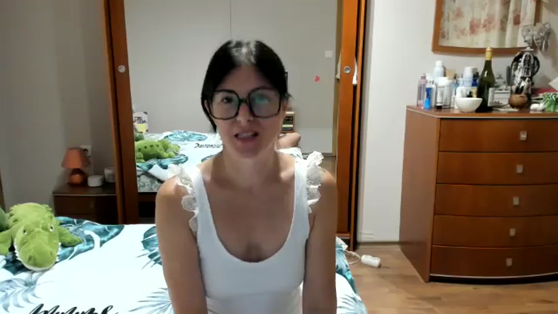 Gallery image thumbnail from Cougar_Fiona's myfreecams stream on, 09/24/2023, 22:41 image 7 of 20