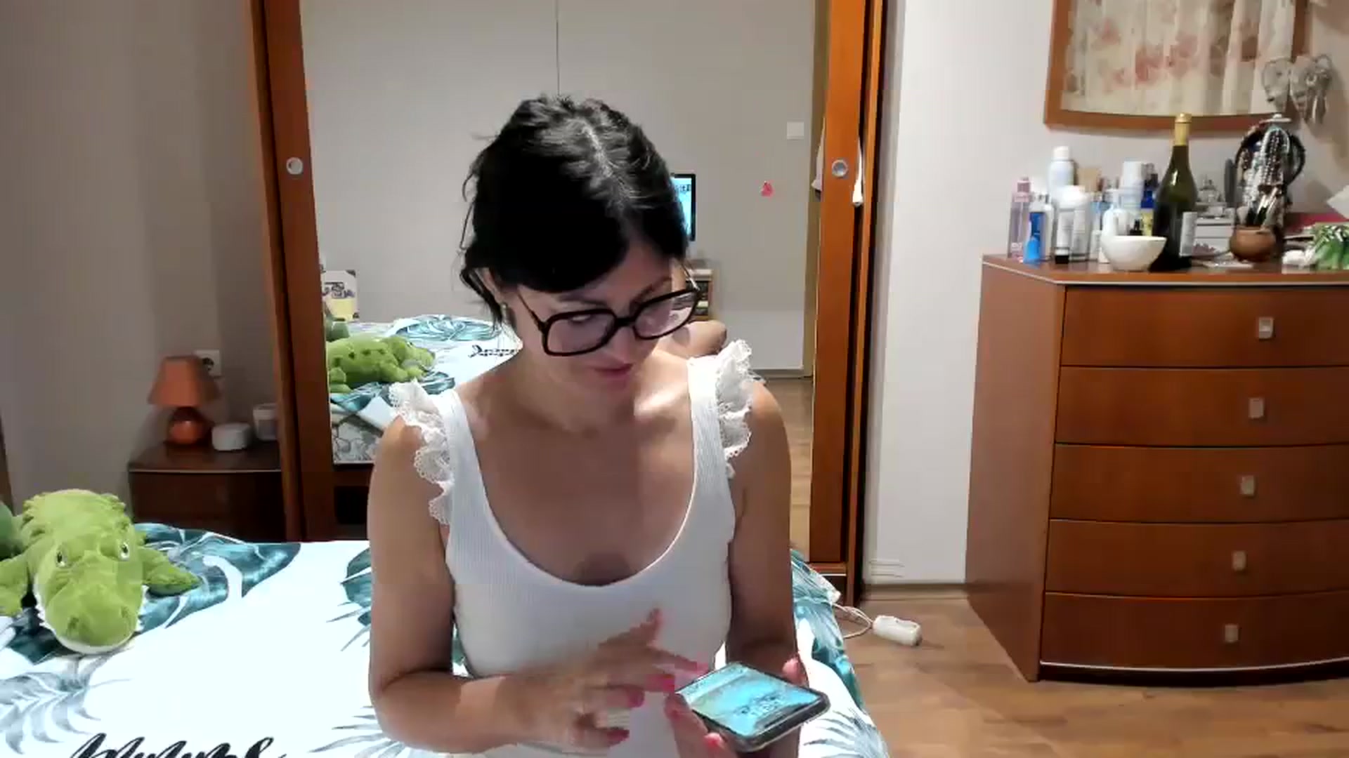Gallery image thumbnail from Cougar_Fiona's myfreecams stream on, 09/24/2023, 22:41 image 9 of 20