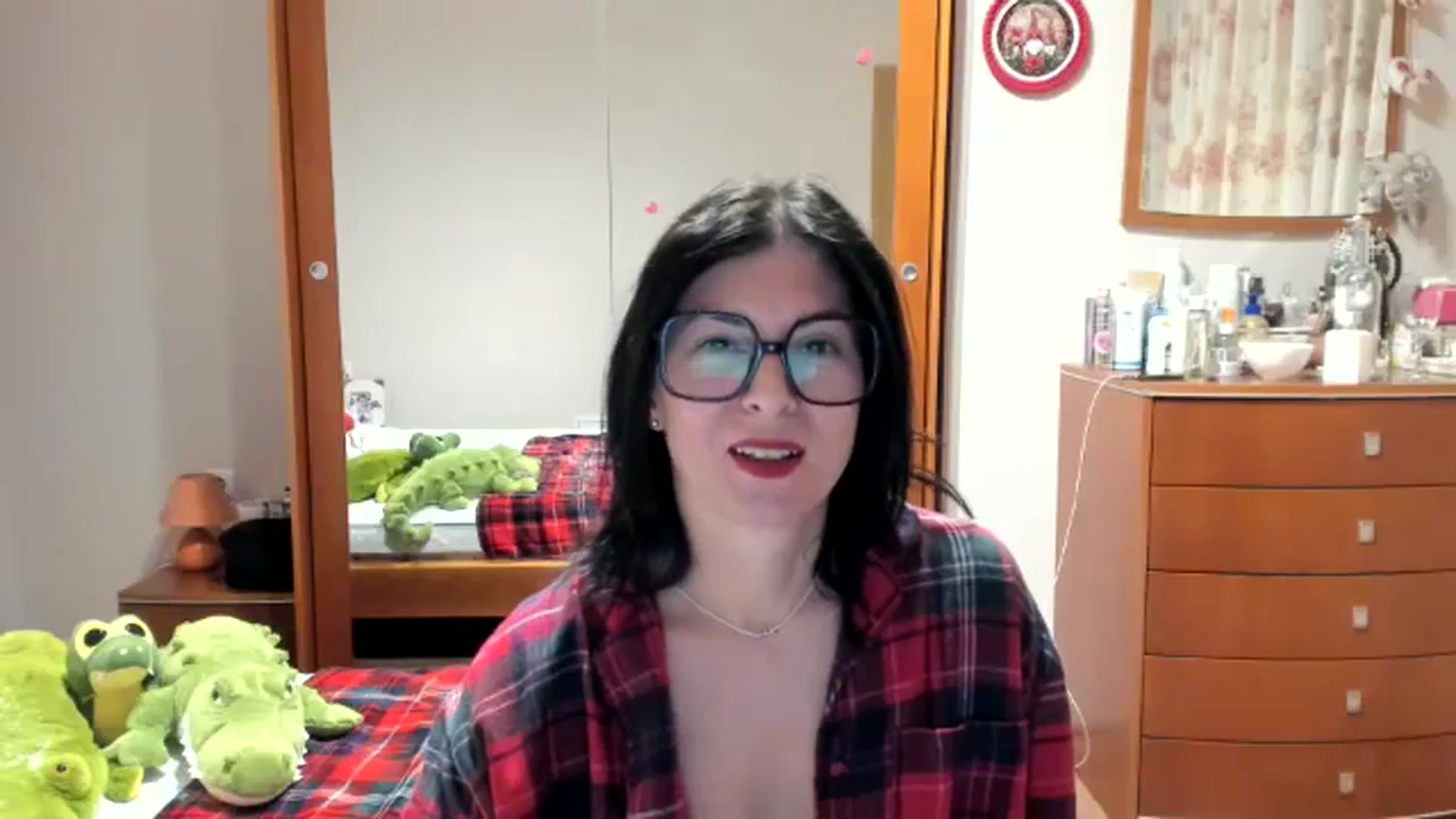 Gallery image thumbnail from Cougar_Fiona's myfreecams stream on, 11/27/2023, 24:23 image 20 of 20