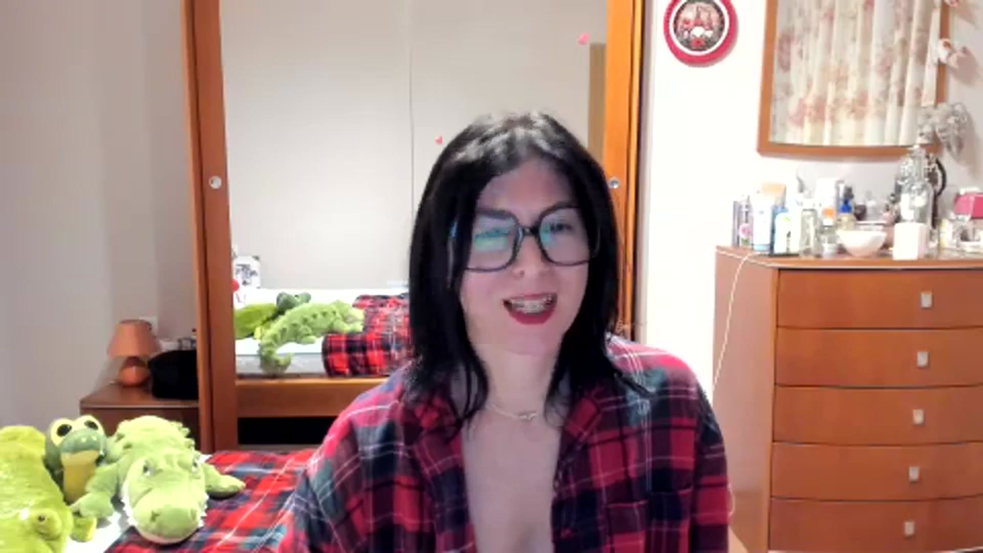 Gallery image thumbnail from Cougar_Fiona's myfreecams stream on, 11/27/2023, 24:23 image 13 of 20