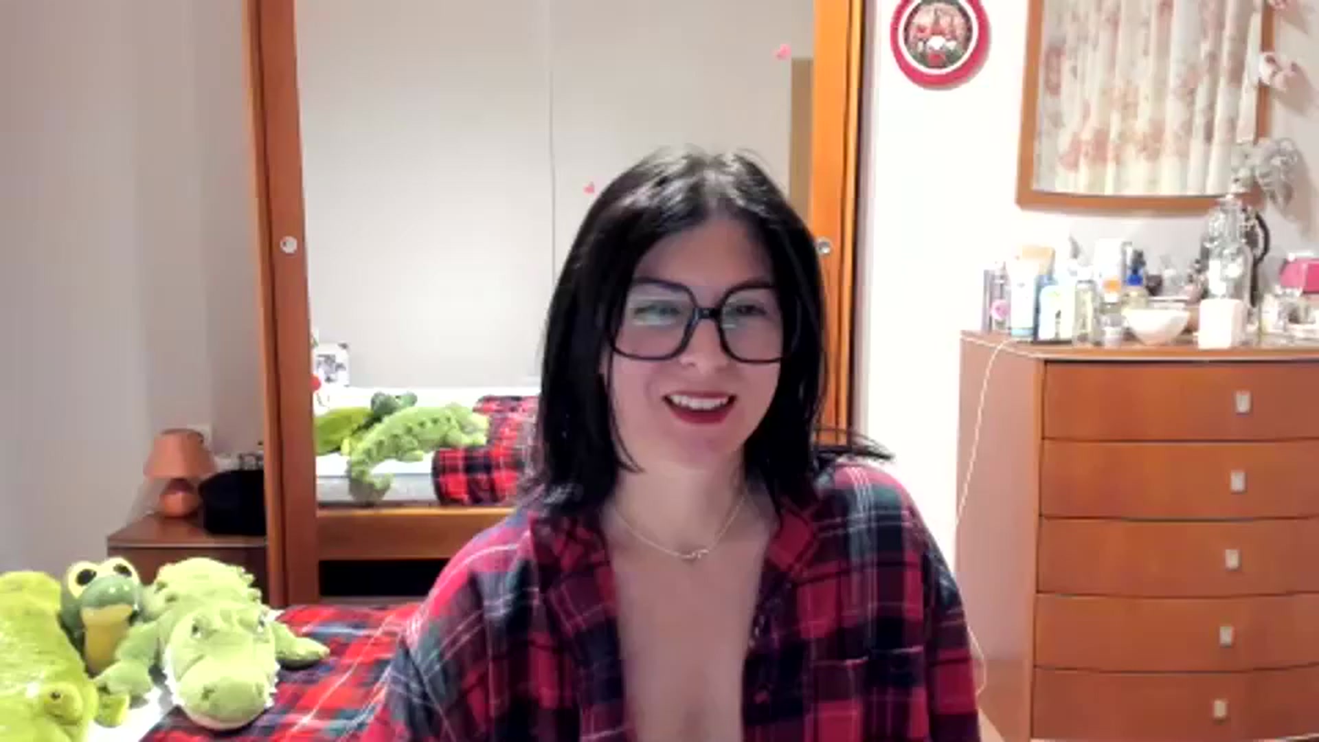 Gallery image thumbnail from Cougar_Fiona's myfreecams stream on, 11/27/2023, 24:23 image 17 of 20