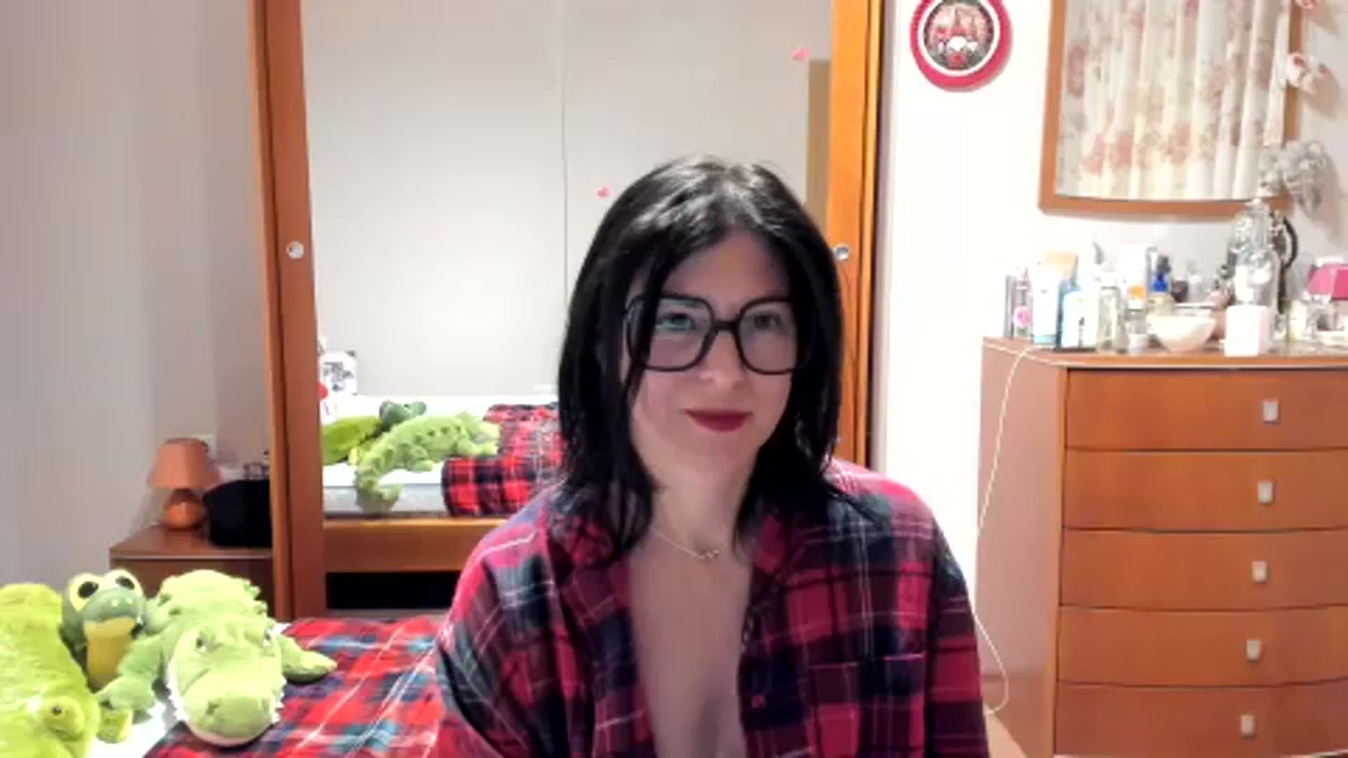 Gallery image thumbnail from Cougar_Fiona's myfreecams stream on, 11/27/2023, 24:23 image 12 of 20