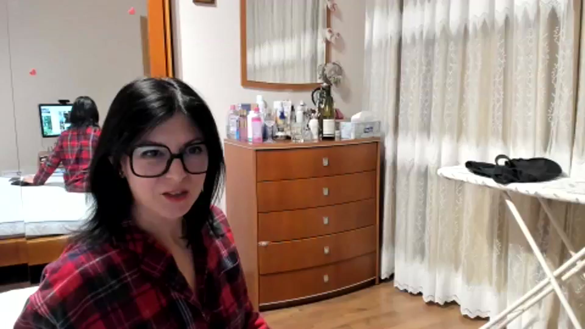 Gallery image thumbnail from Cougar_Fiona's myfreecams stream on, 01/15/2024, 24:02 image 3 of 20
