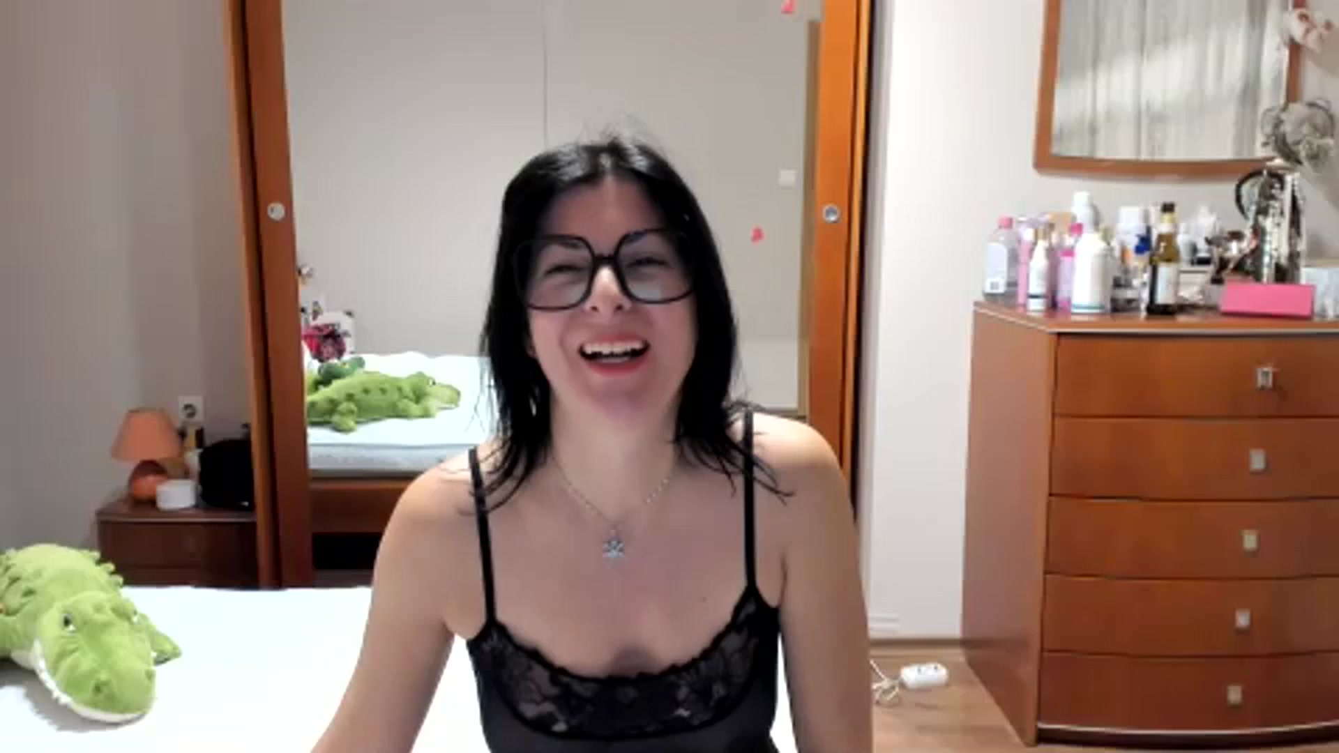 Gallery image thumbnail from Cougar_Fiona's myfreecams stream on, 01/17/2024, 24:06 image 5 of 20