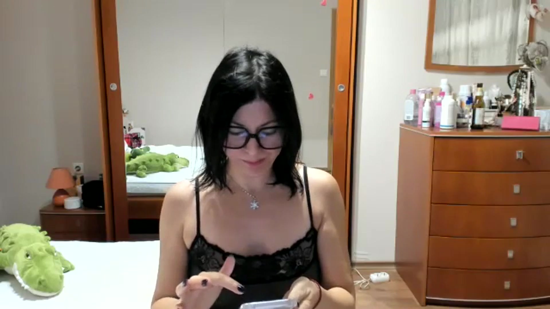 Gallery image thumbnail from Cougar_Fiona's myfreecams stream on, 01/17/2024, 24:06 image 7 of 20
