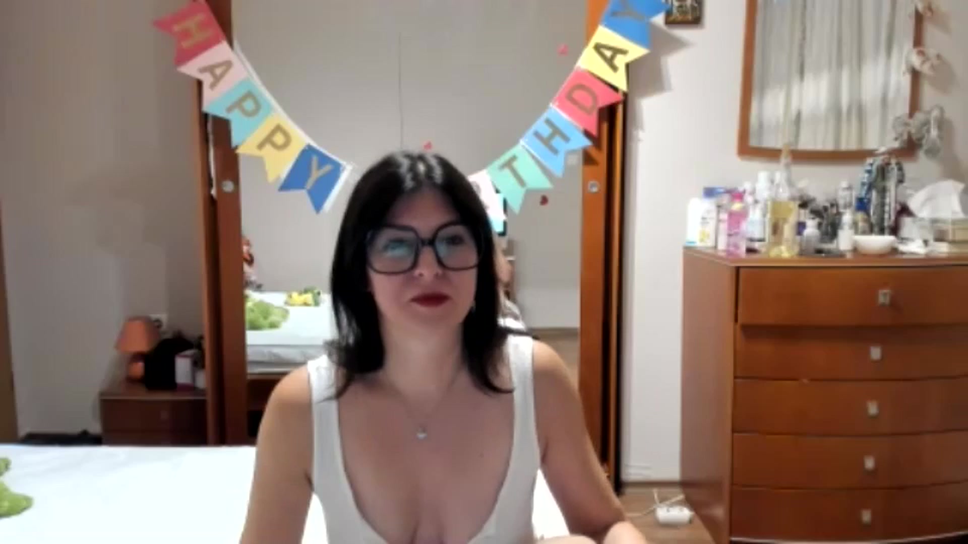 Gallery image thumbnail from Cougar_Fiona's myfreecams stream on, 10/06/2024, 23:03 image 12 of 20