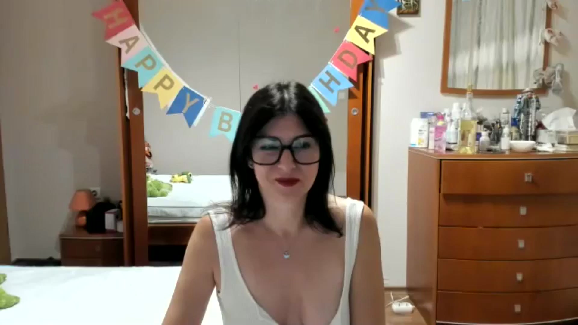 Gallery image thumbnail from Cougar_Fiona's myfreecams stream on, 10/06/2024, 23:03 image 3 of 20