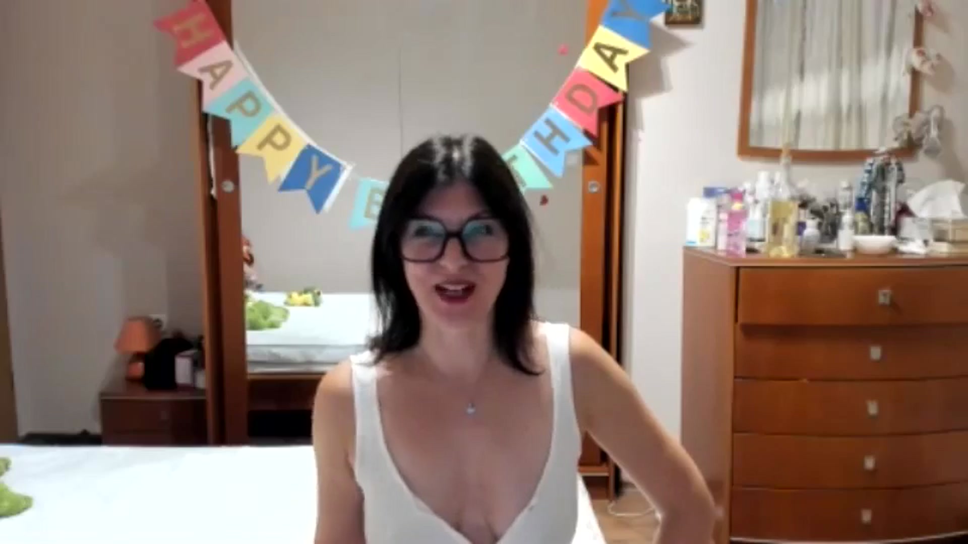 Gallery image thumbnail from Cougar_Fiona's myfreecams stream on, 10/06/2024, 23:03 image 13 of 20