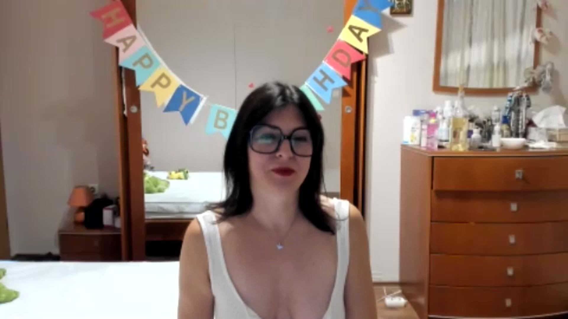 Gallery image thumbnail from Cougar_Fiona's myfreecams stream on, 10/06/2024, 23:03 image 18 of 20