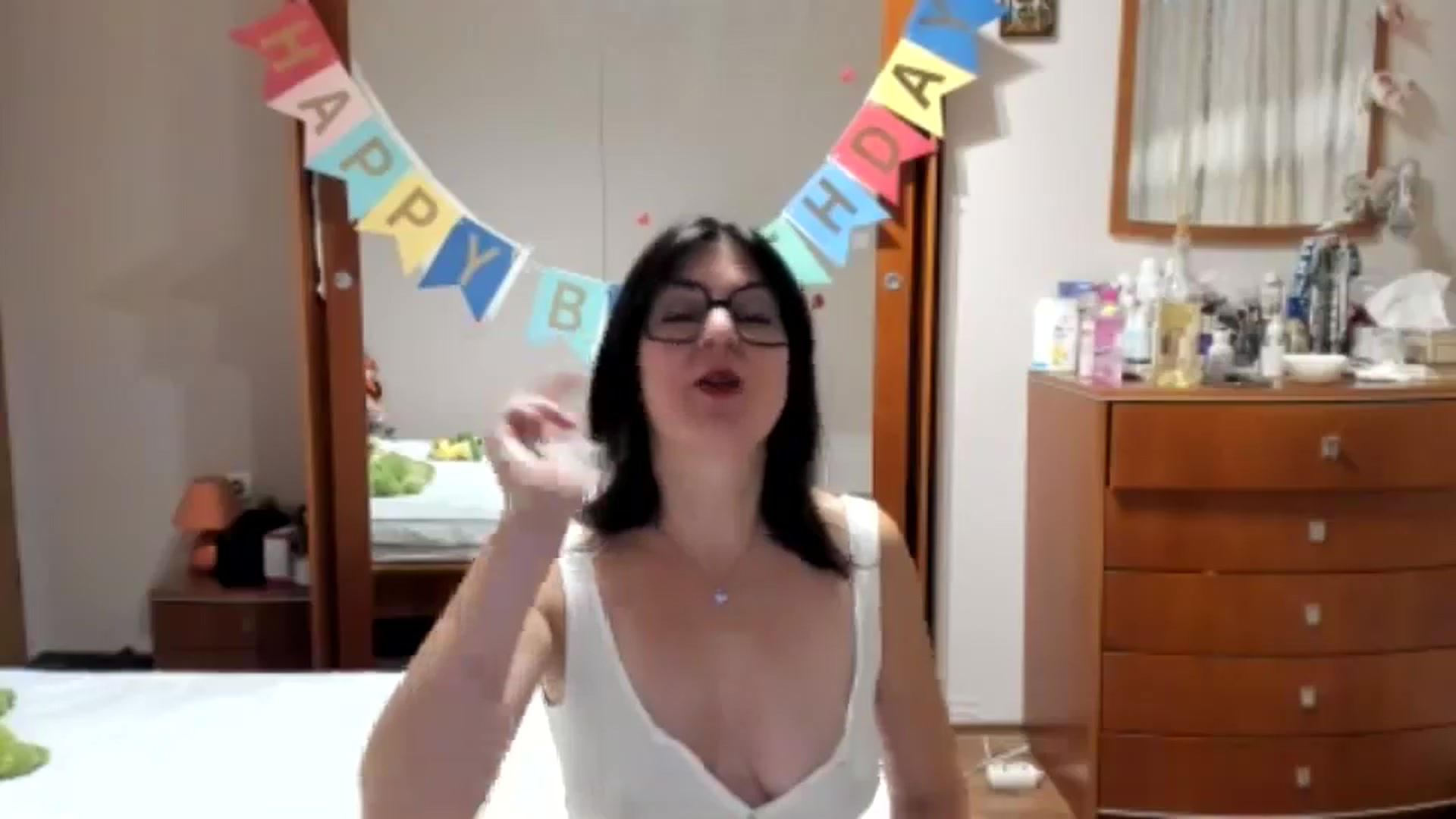 Gallery image thumbnail from Cougar_Fiona's myfreecams stream on, 10/06/2024, 23:03 image 19 of 20