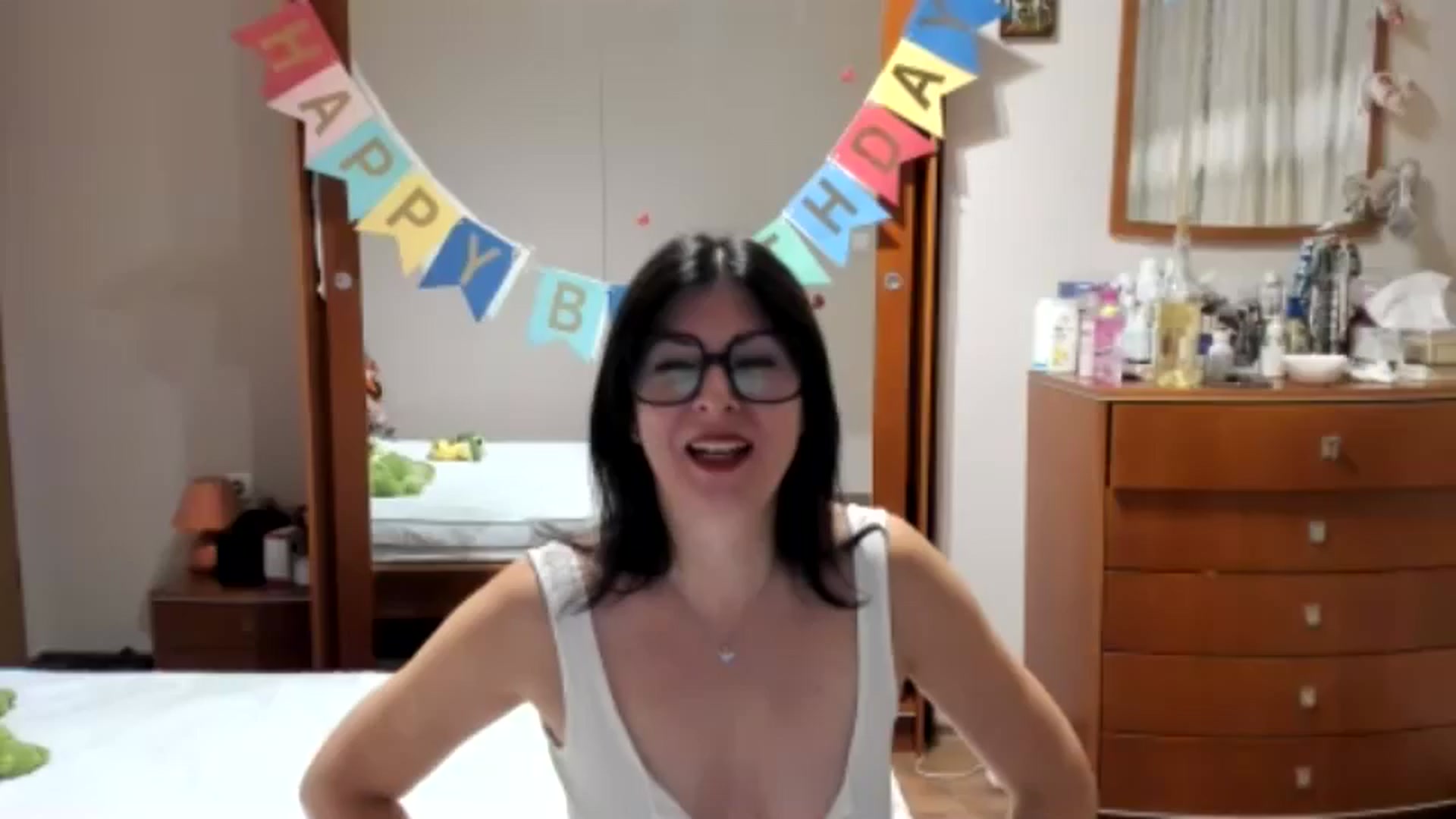 Gallery image thumbnail from Cougar_Fiona's myfreecams stream on, 10/06/2024, 23:03 image 1 of 20