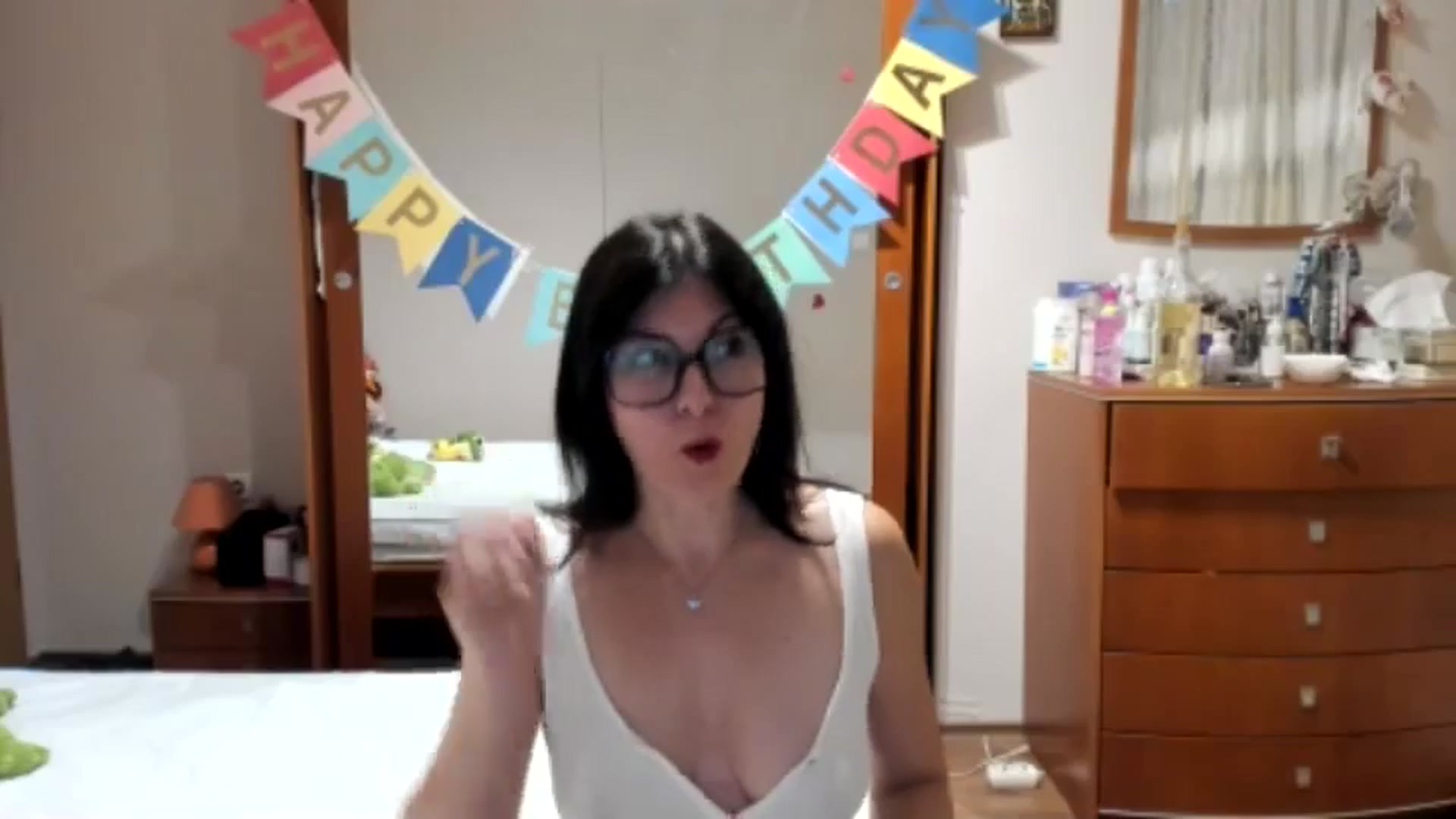 Gallery image thumbnail from Cougar_Fiona's myfreecams stream on, 10/06/2024, 23:03 image 16 of 20