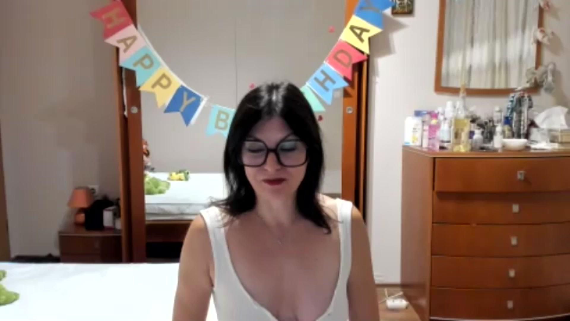 Gallery image thumbnail from Cougar_Fiona's myfreecams stream on, 10/06/2024, 23:03 image 20 of 20