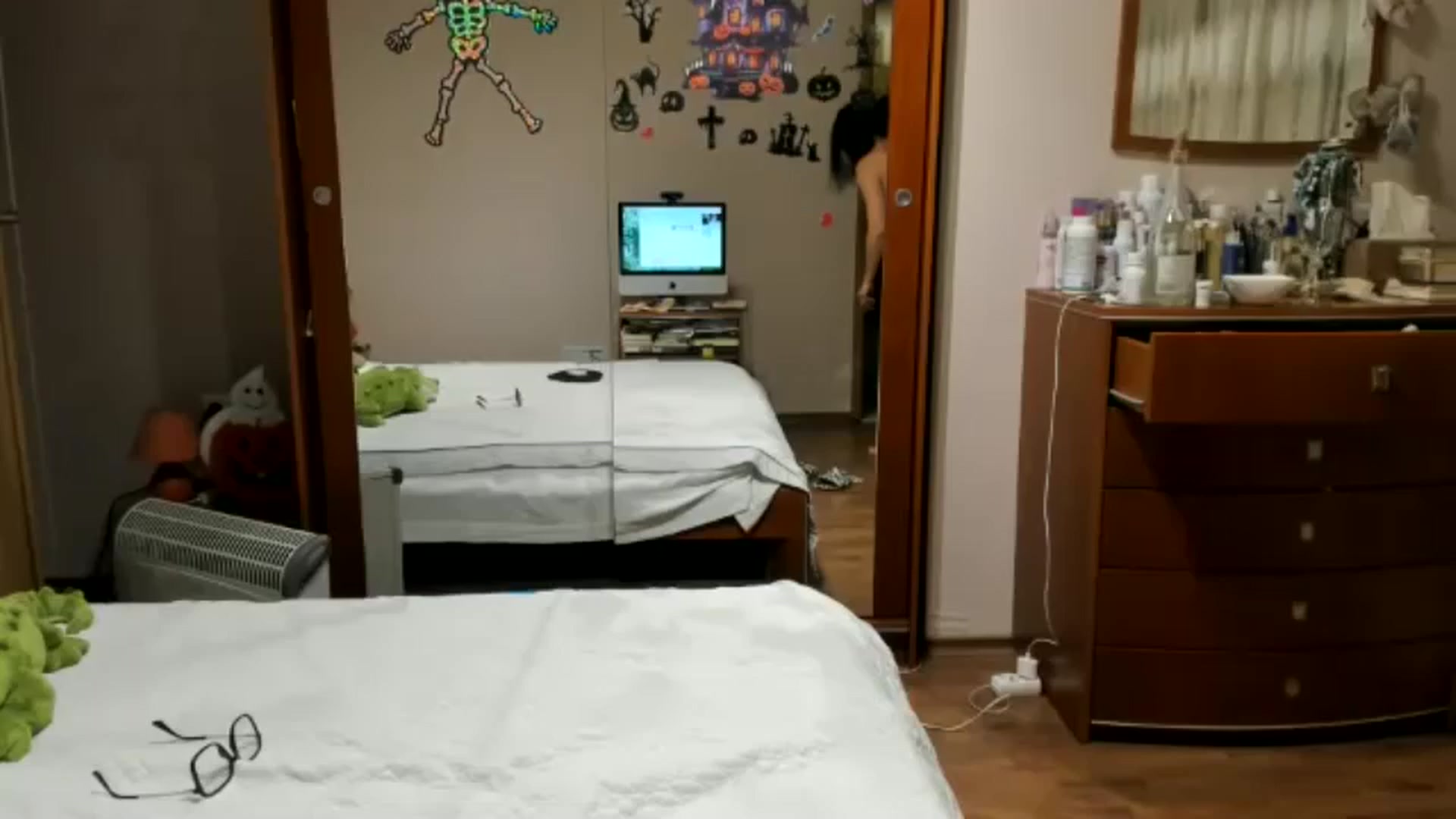 Gallery image thumbnail from Cougar_Fiona's myfreecams stream on, 10/19/2024, 22:35 image 1 of 20