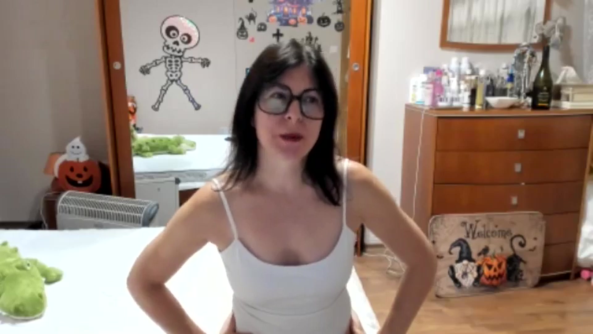 Gallery image thumbnail from Cougar_Fiona's myfreecams stream on, 10/21/2024, 23:06 image 4 of 20