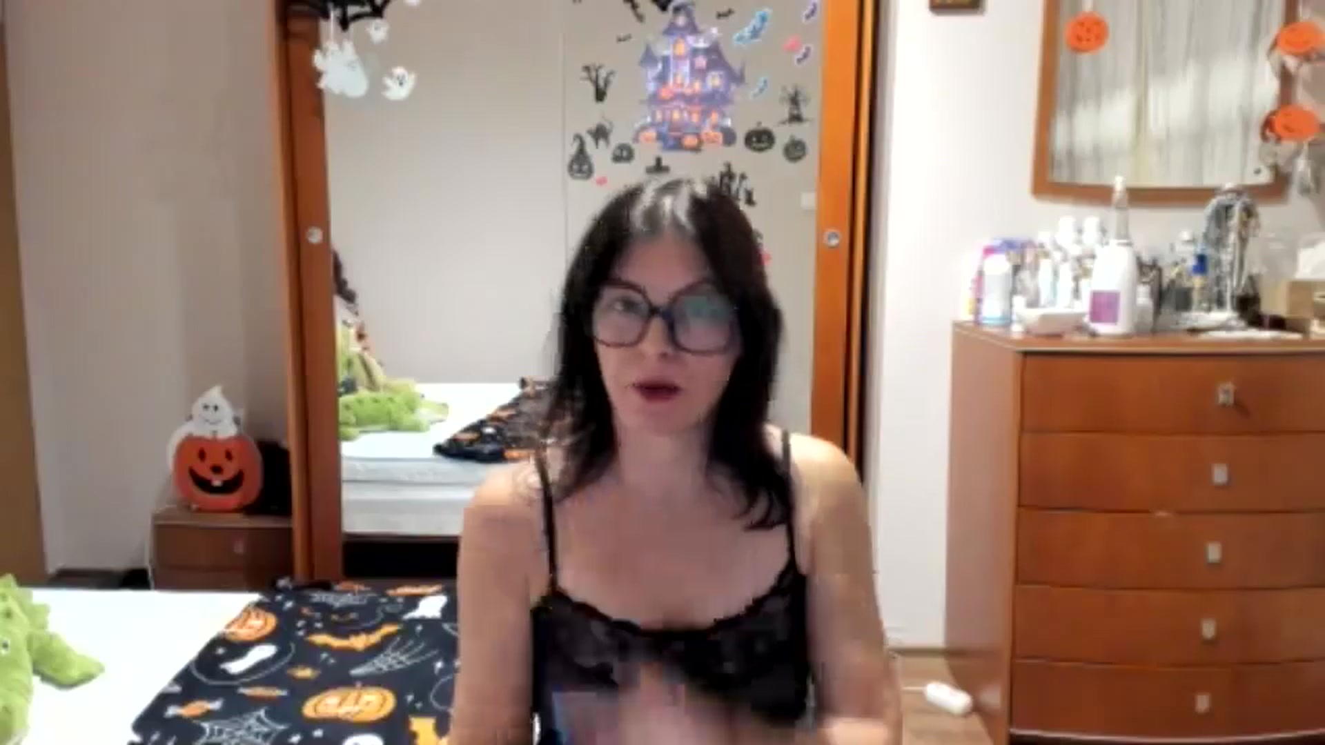 Gallery image thumbnail from Cougar_Fiona's myfreecams stream on, 10/27/2024, 23:11 image 9 of 20
