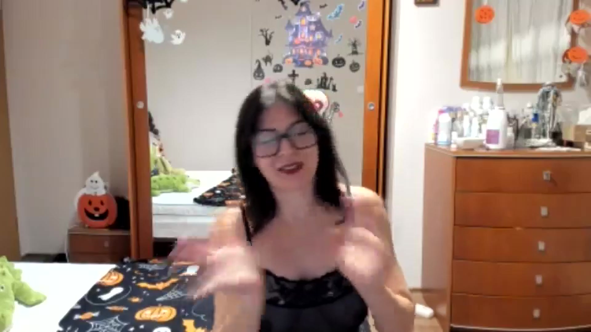 Gallery image thumbnail from Cougar_Fiona's myfreecams stream on, 10/27/2024, 23:11 image 19 of 20