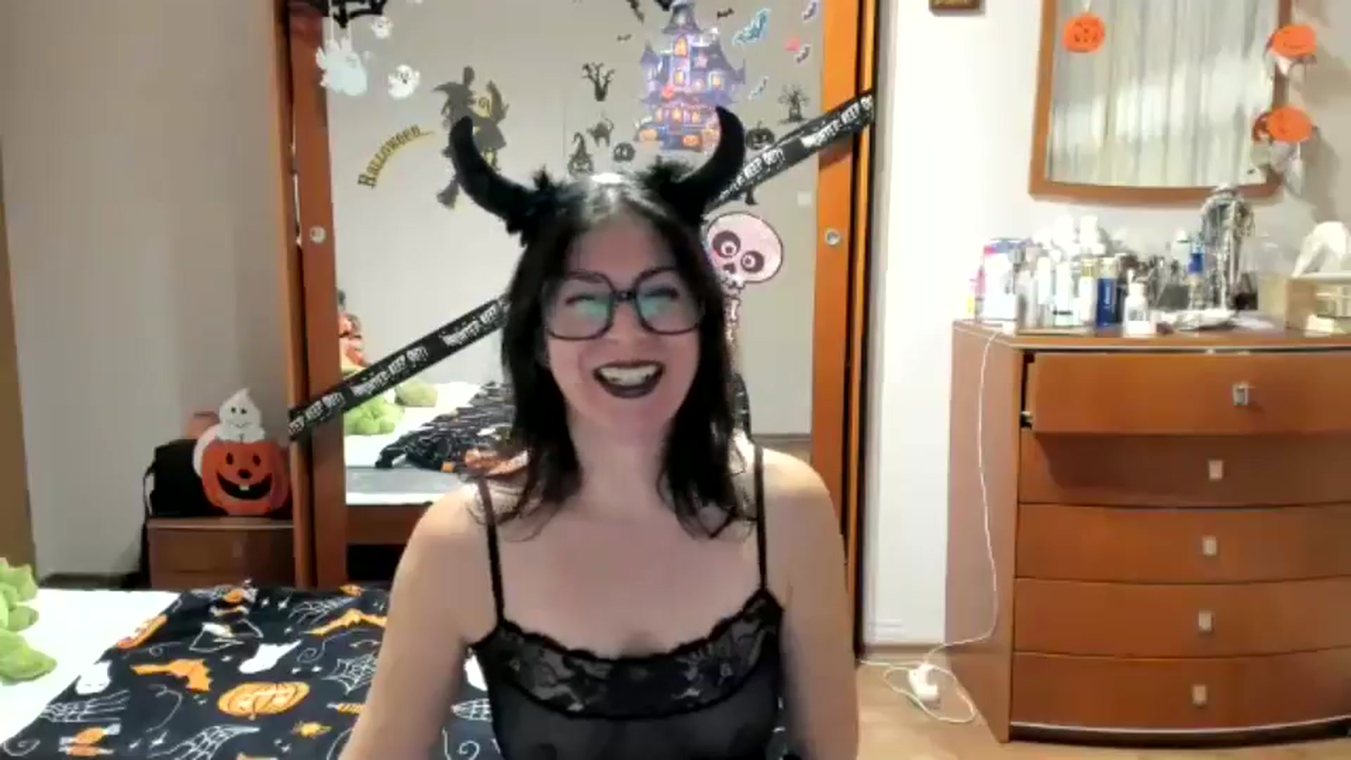 Gallery image thumbnail from Cougar_Fiona's myfreecams stream on, 10/28/2024, 23:47 image 16 of 20