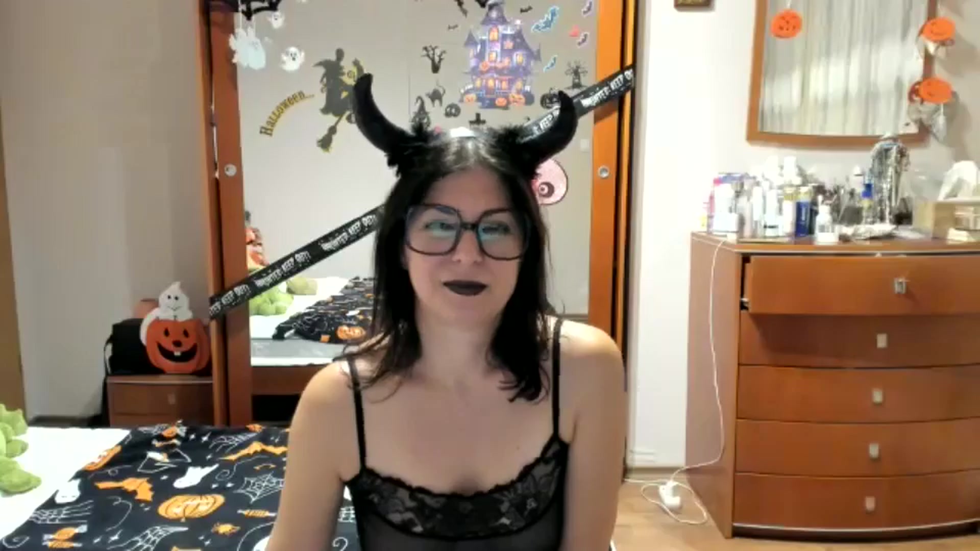 Gallery image thumbnail from Cougar_Fiona's myfreecams stream on, 10/28/2024, 23:47 image 11 of 20