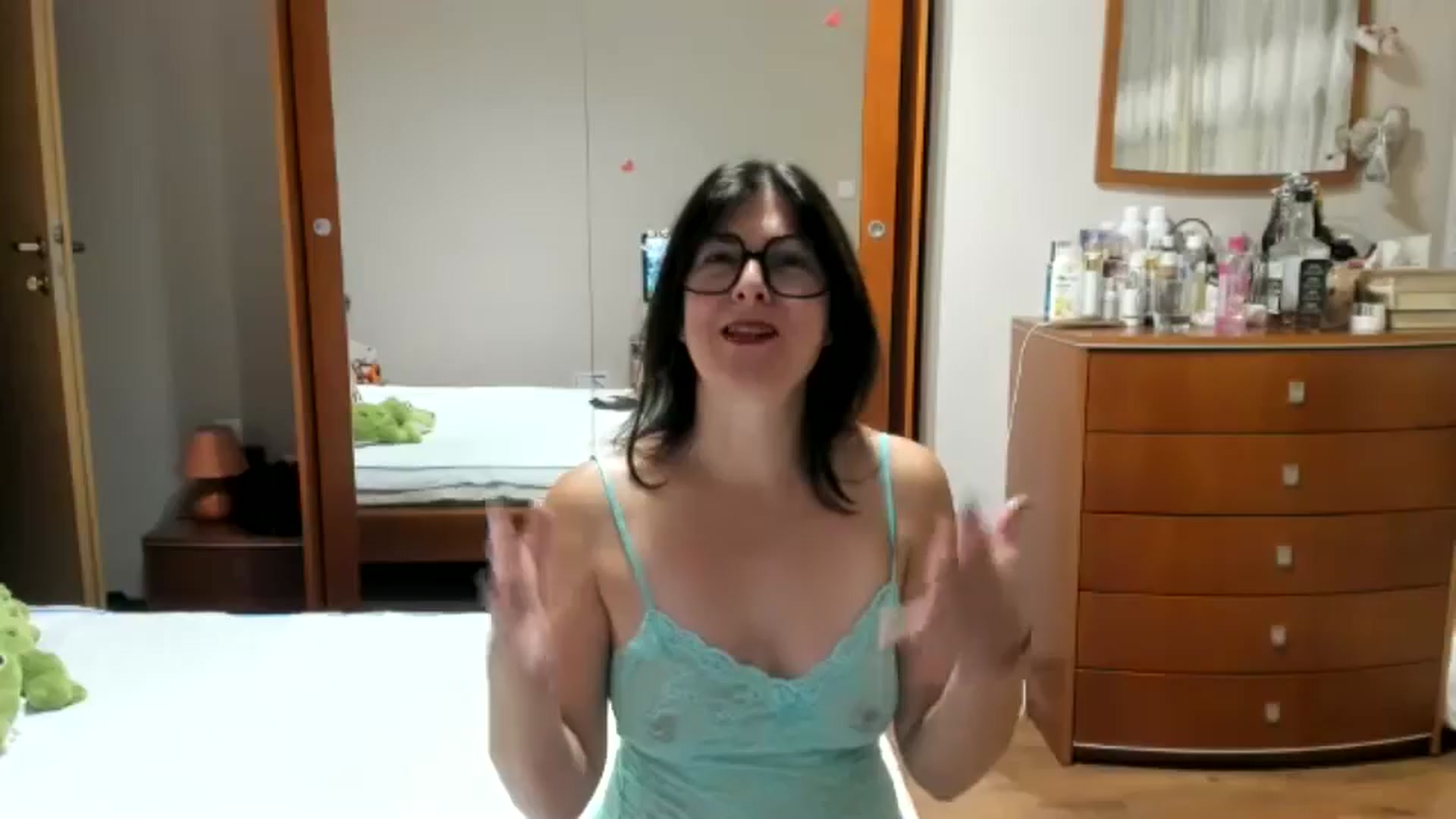 Gallery image thumbnail from Cougar_Fiona's myfreecams stream on, 11/18/2024, 23:50 image 11 of 20