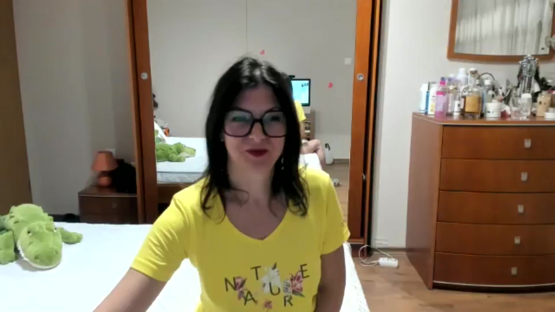 Gallery image thumbnail from Cougar_Fiona's myfreecams stream on, 11/19/2024, 23:26 image 18 of 20