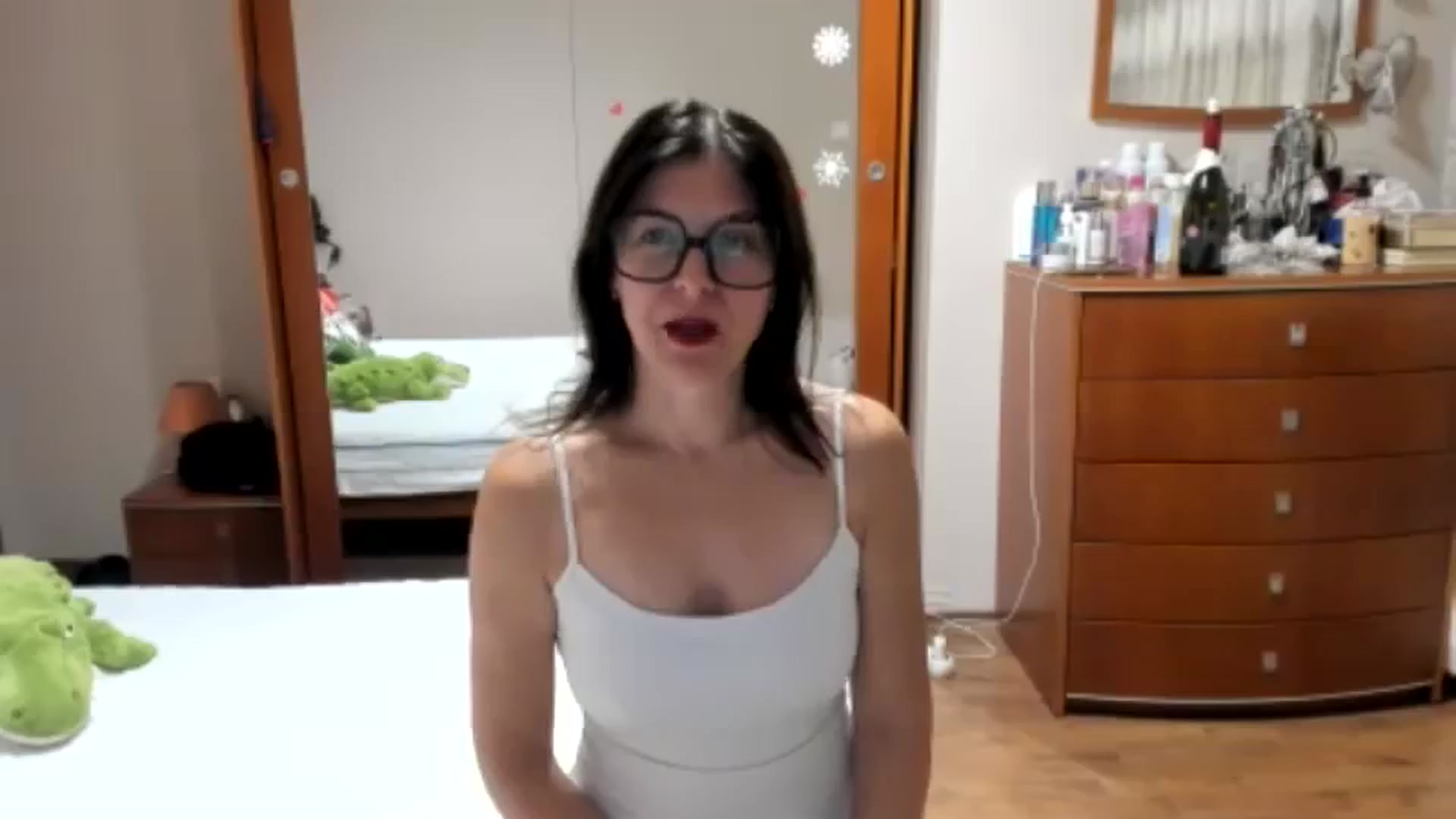 Gallery image thumbnail from Cougar_Fiona's myfreecams stream on, 11/26/2024, 24:01 image 7 of 20