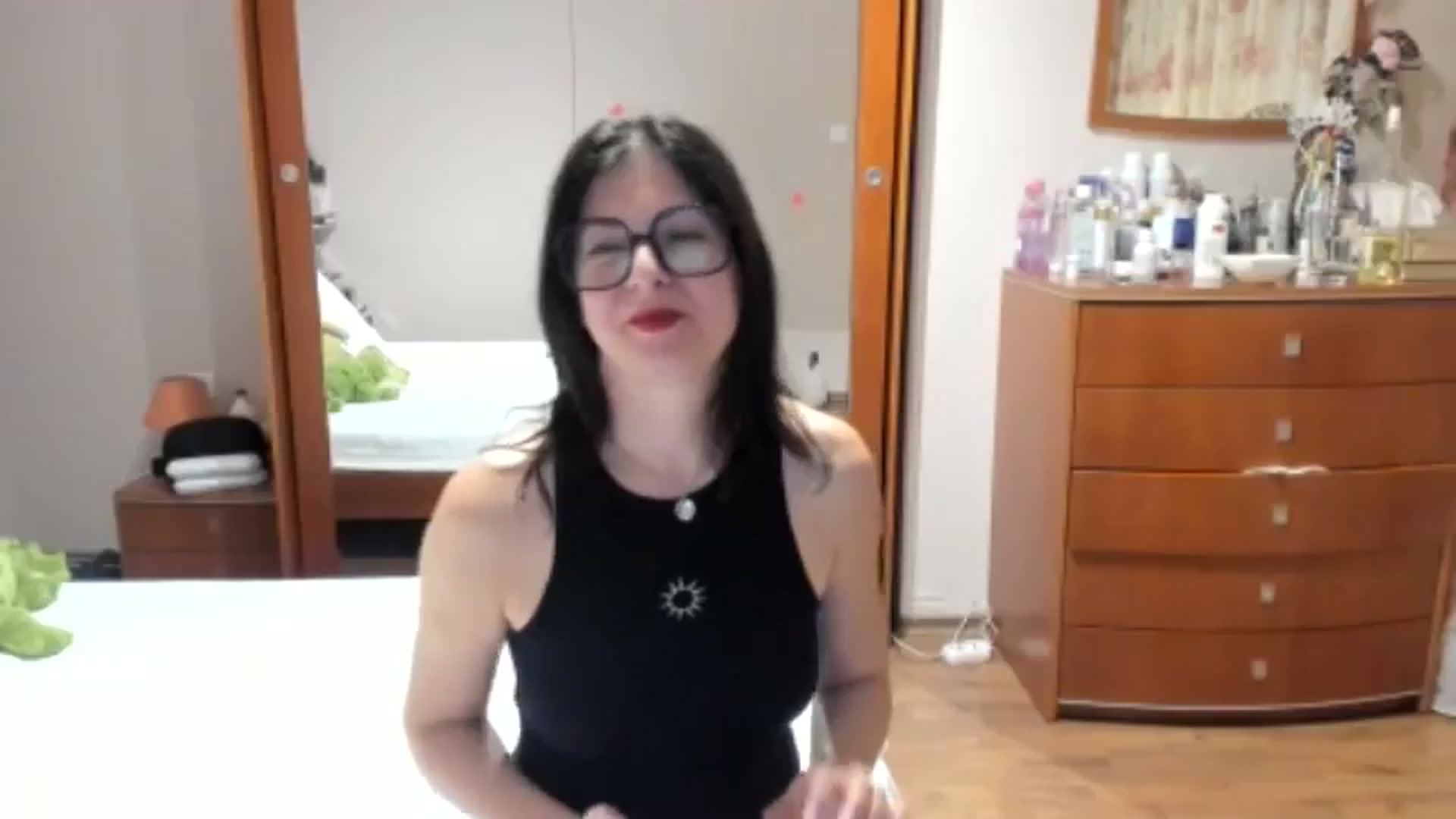 Gallery image thumbnail from Cougar_Fiona's myfreecams stream on, 04/29/2025, 23:10 image 14 of 20