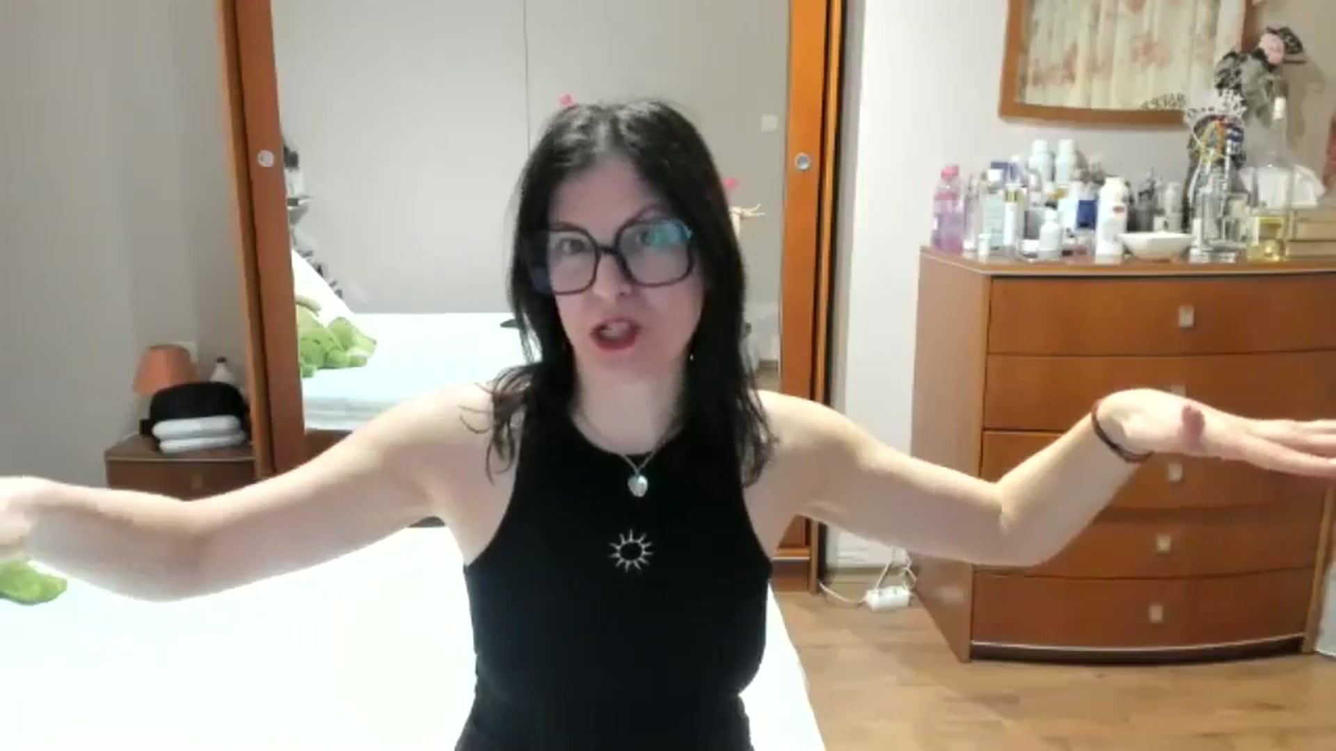 Gallery image thumbnail from Cougar_Fiona's myfreecams stream on, 04/29/2025, 23:10 image 18 of 20