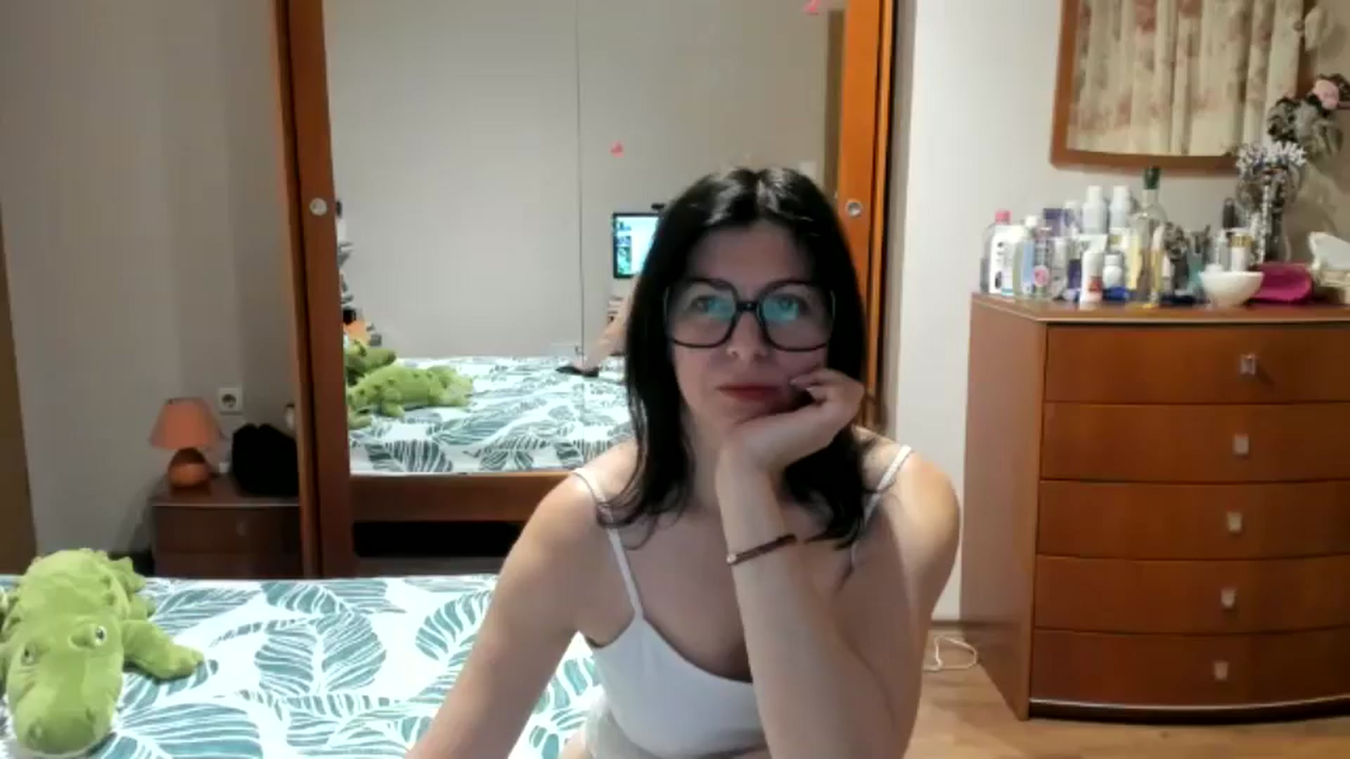 Gallery image thumbnail from Cougar_Fiona's myfreecams stream on, 05/11/2025, 22:50 image 14 of 20