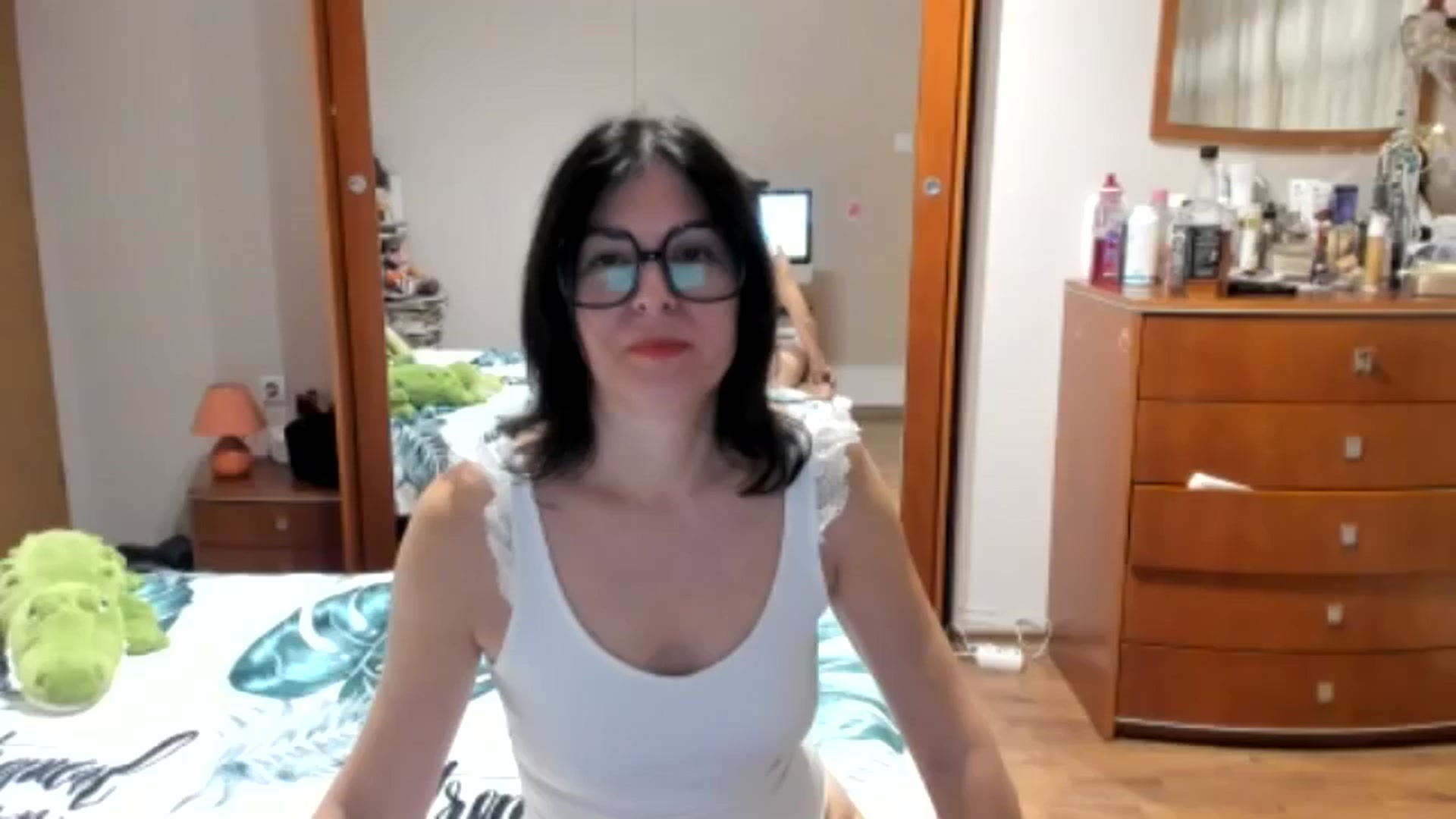 Gallery image thumbnail from Cougar_Fiona's myfreecams stream on, 11/09/2025, 23:51 image 13 of 20