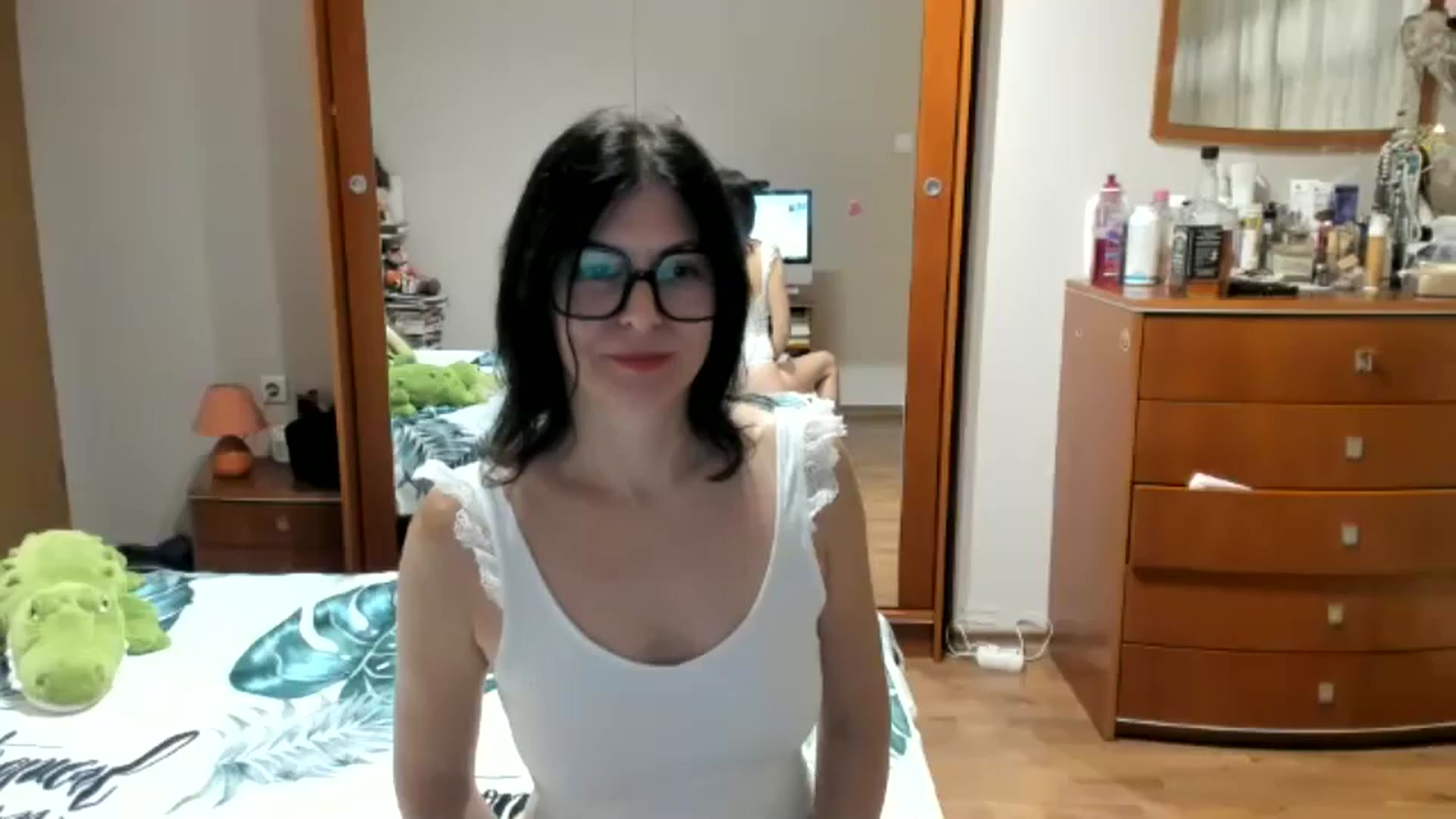 Gallery image thumbnail from Cougar_Fiona's myfreecams stream on, 11/09/2025, 23:51 image 9 of 20