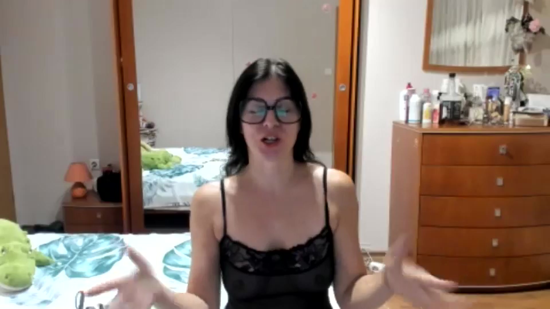 Gallery image thumbnail from Cougar_Fiona's myfreecams stream on, 11/13/2025, 23:17 image 18 of 20