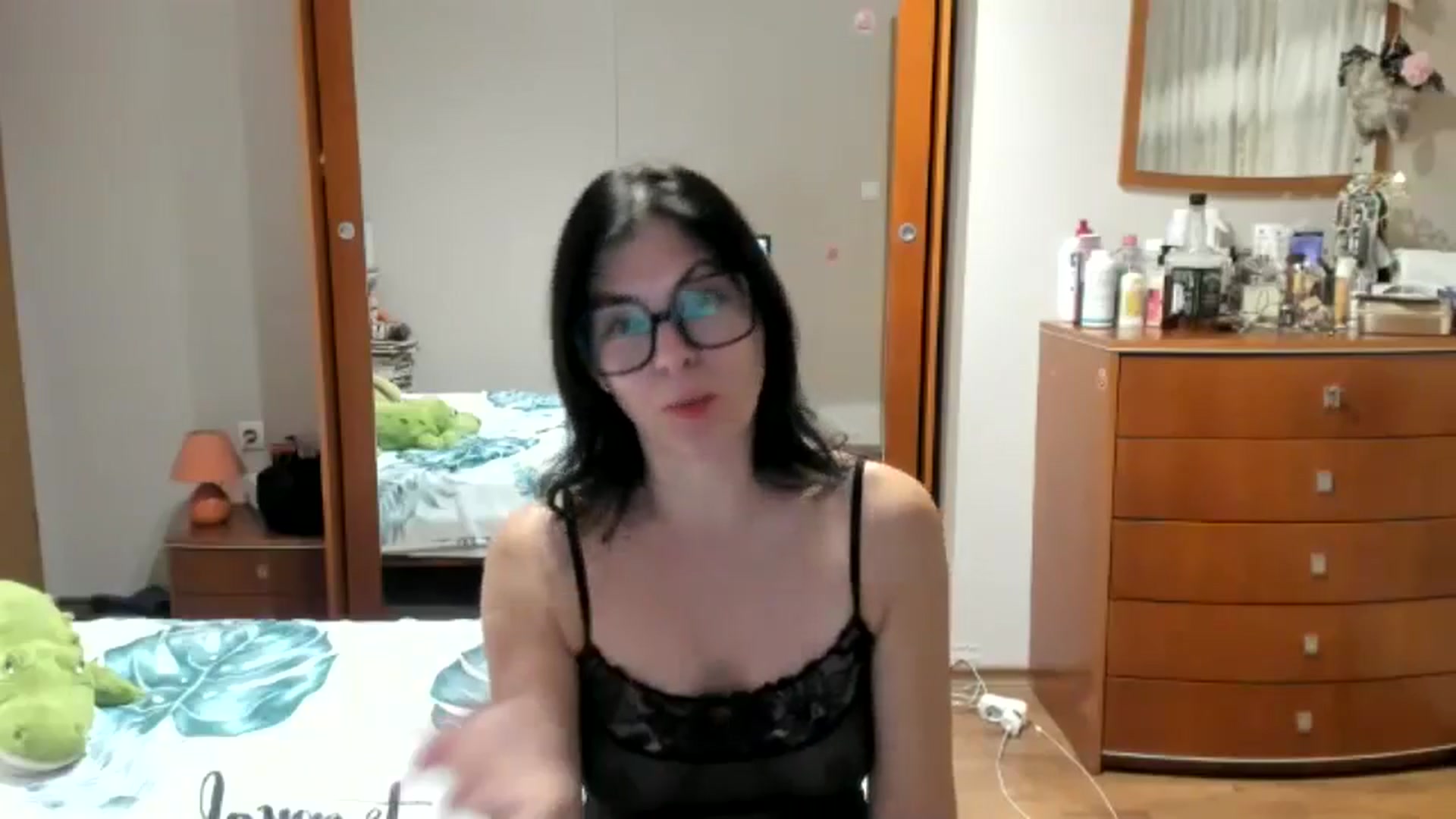 Gallery image thumbnail from Cougar_Fiona's myfreecams stream on, 11/13/2025, 23:17 image 9 of 20