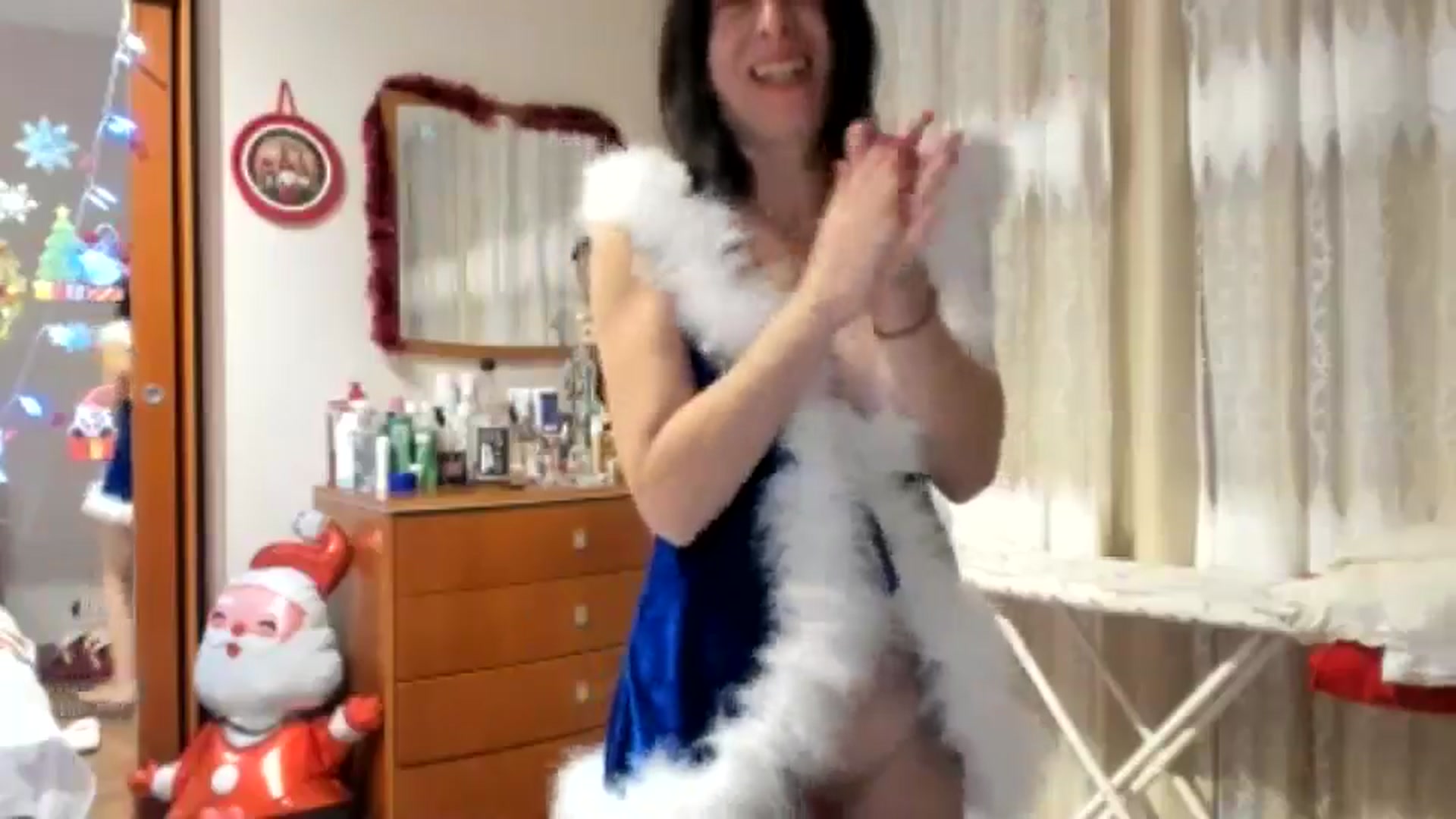 Gallery image thumbnail from Cougar_Fiona's myfreecams stream on, 12/23/2025, 23:27 image 14 of 20