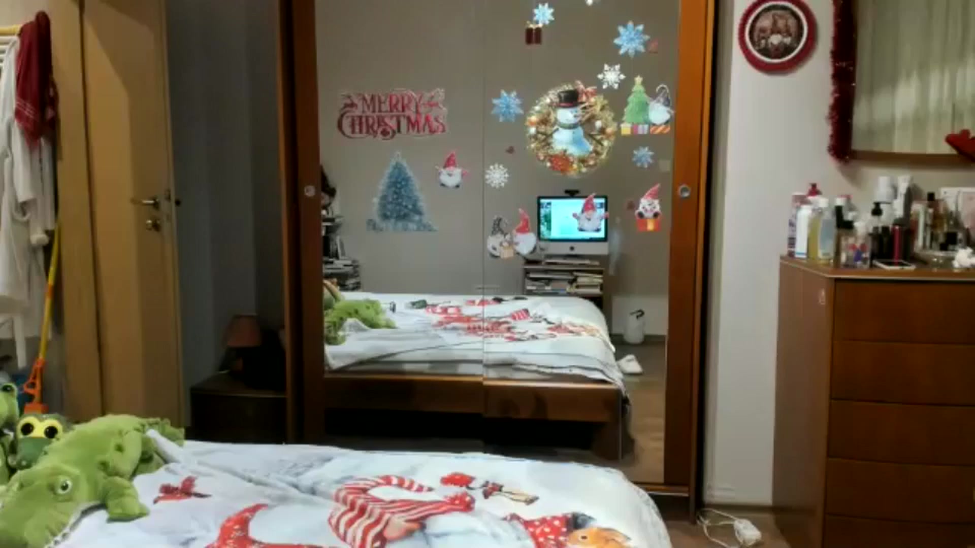 Gallery image thumbnail from Cougar_Fiona's myfreecams stream on, 01/03/2026, 24:13 image 14 of 20